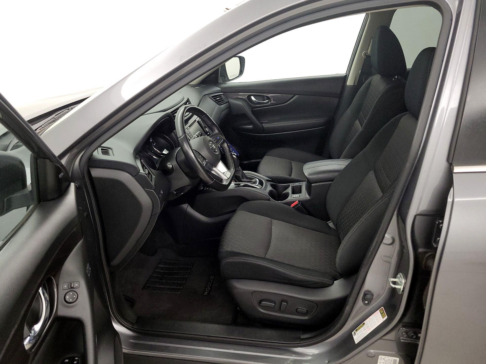 Thumbnail: 2019 Nissan Rogue - 11