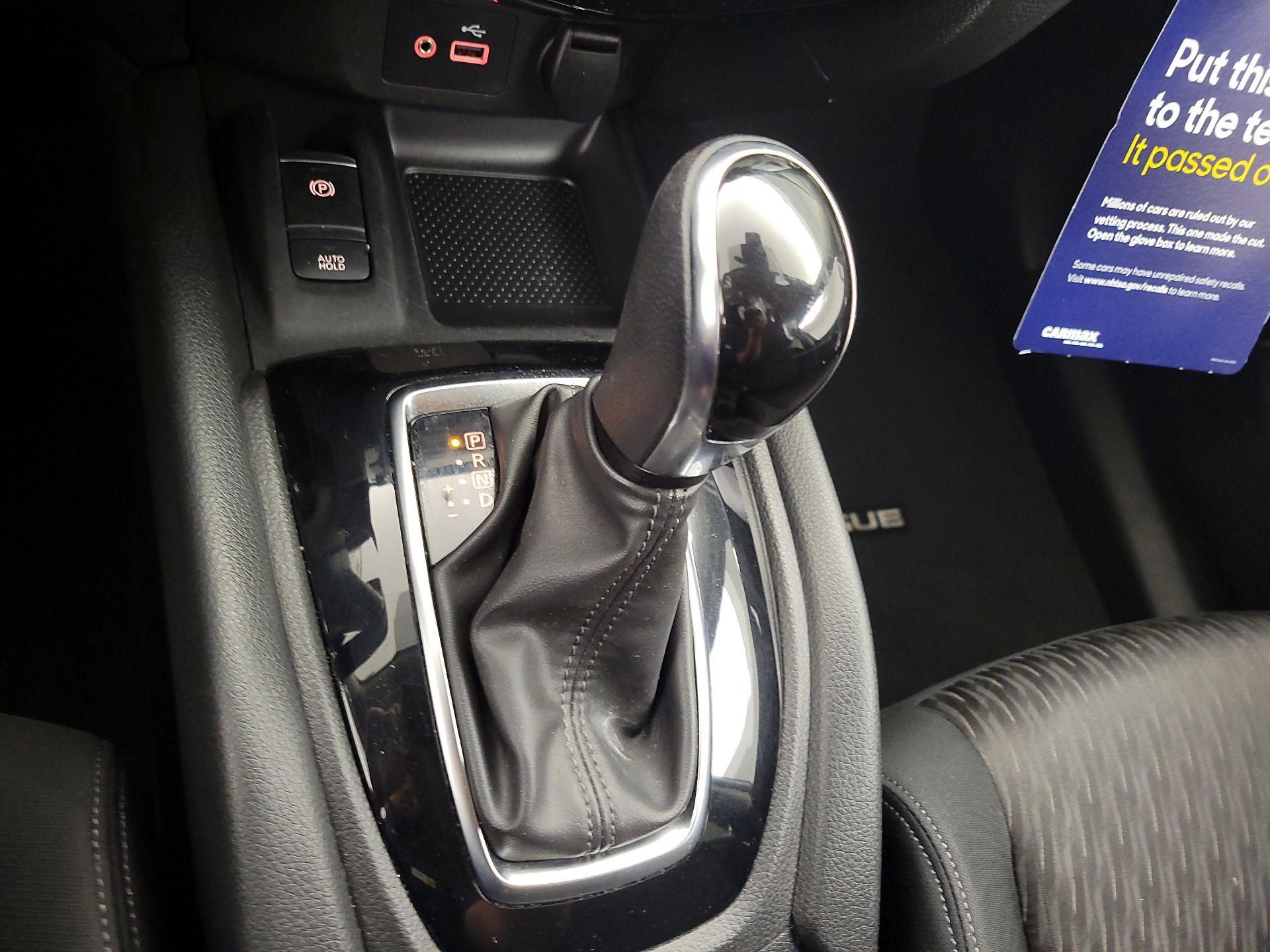 Thumbnail: 2019 Nissan Rogue - 18