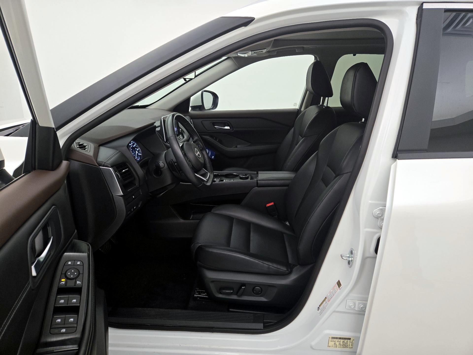 Thumbnail: 2023 Nissan Rogue - 11