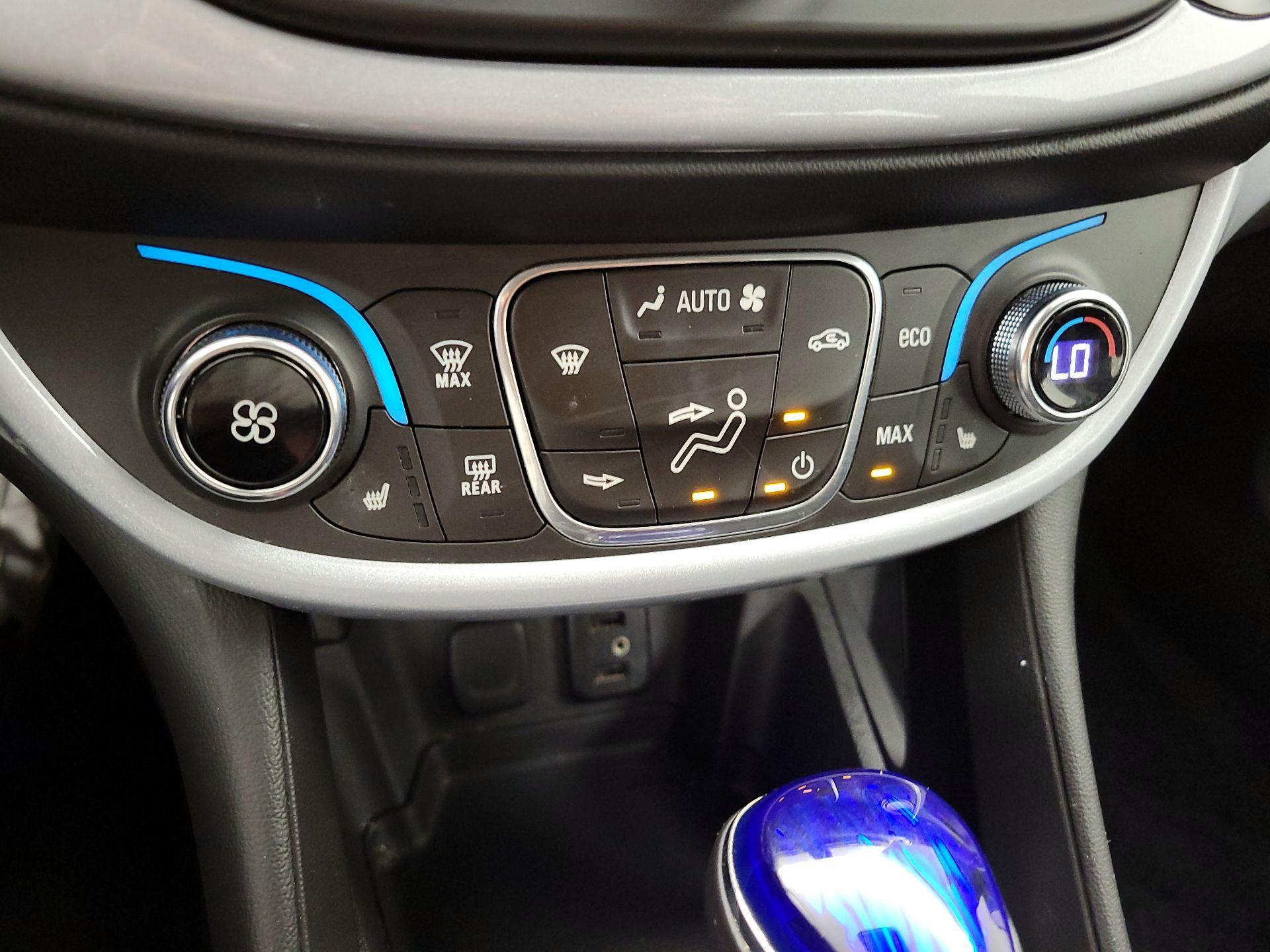 Thumbnail: 2016 Chevrolet Volt - 16