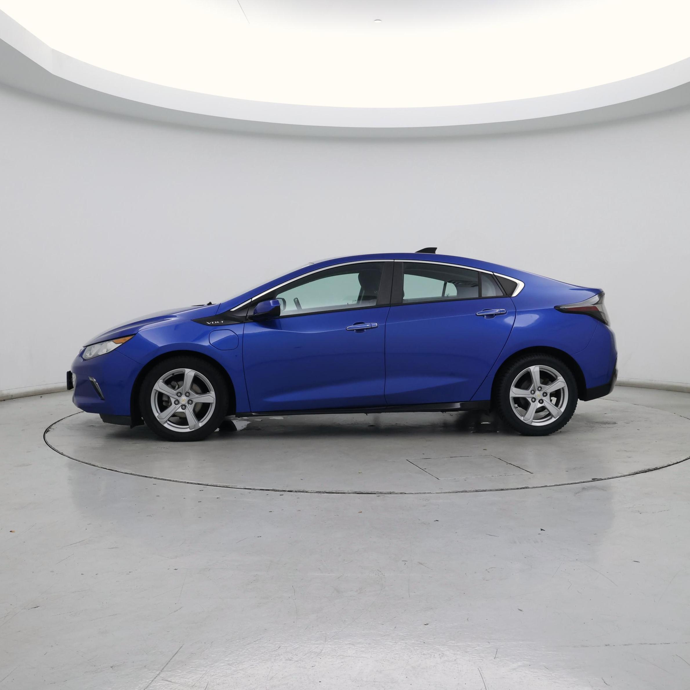 Thumbnail: 2016 Chevrolet Volt - 3