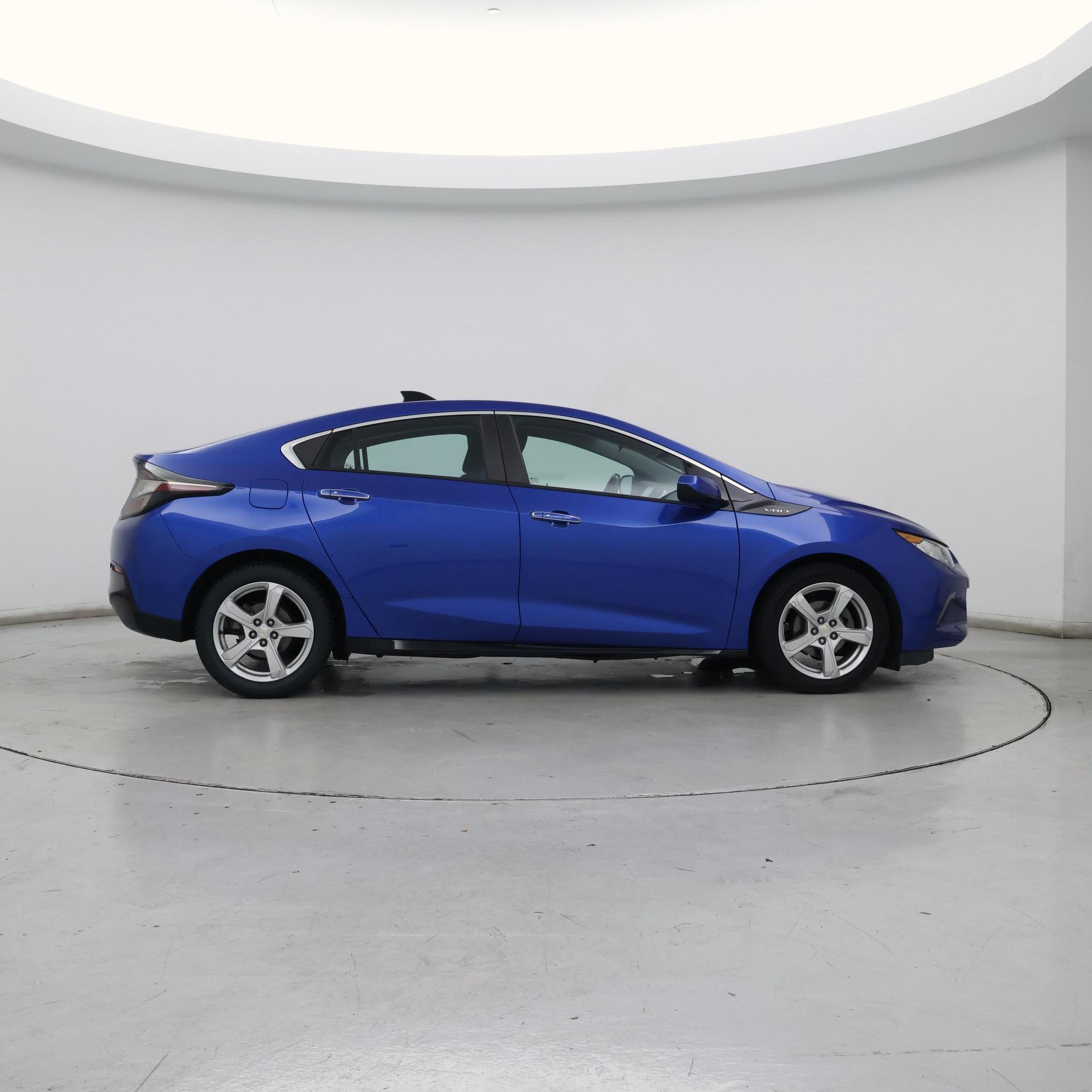 Thumbnail: 2016 Chevrolet Volt - 7