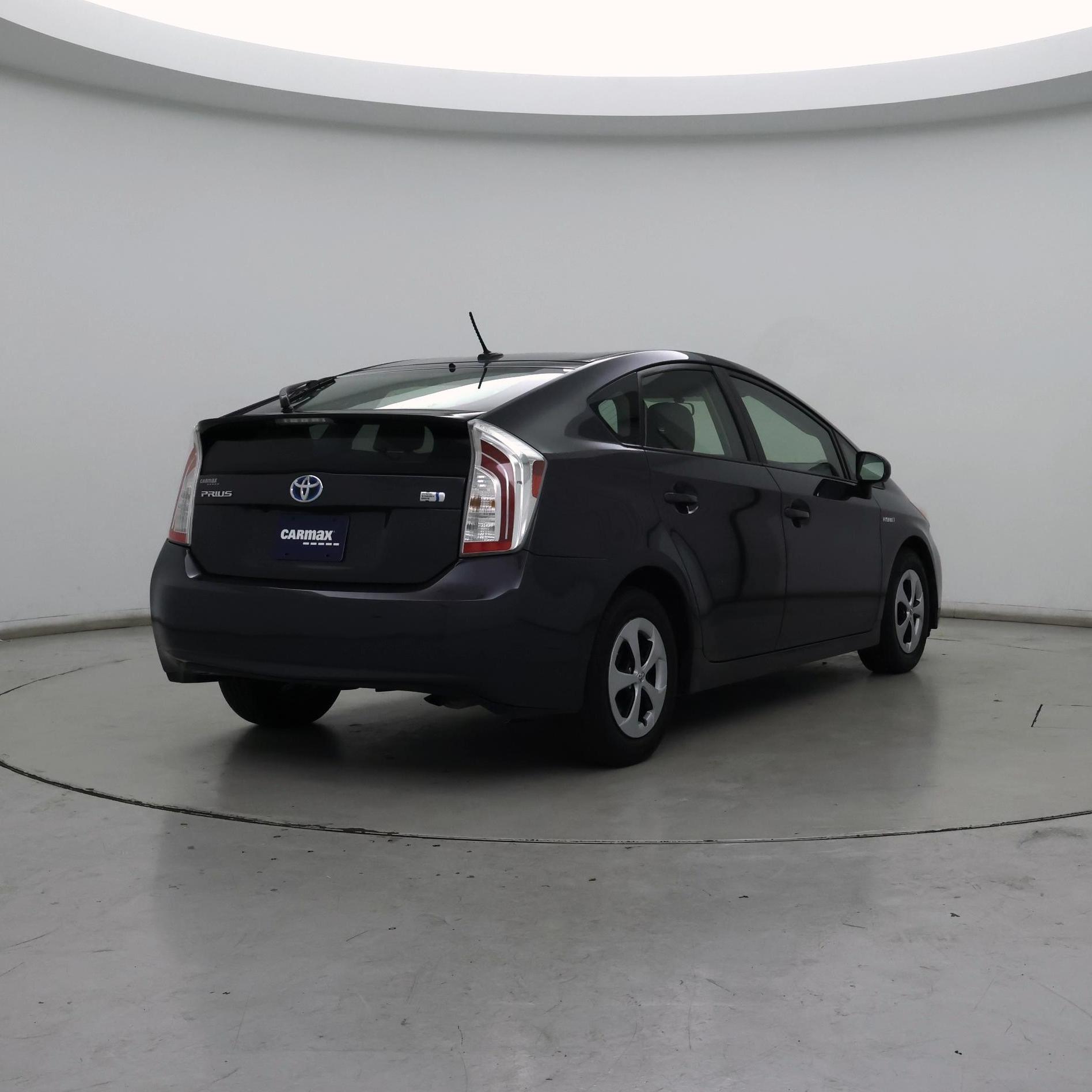 Thumbnail: 2015 Toyota Prius - 8