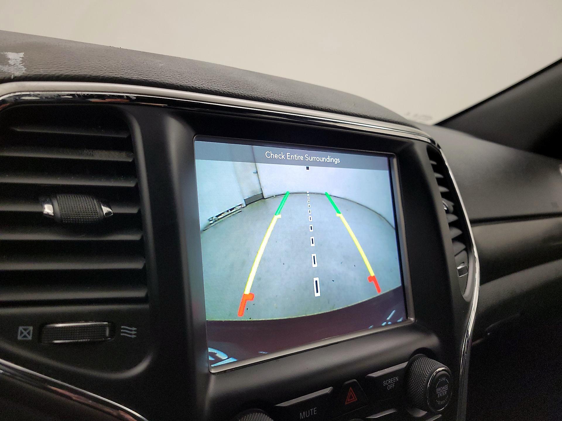 Thumbnail: 2018 Jeep Grand Cherokee - 15