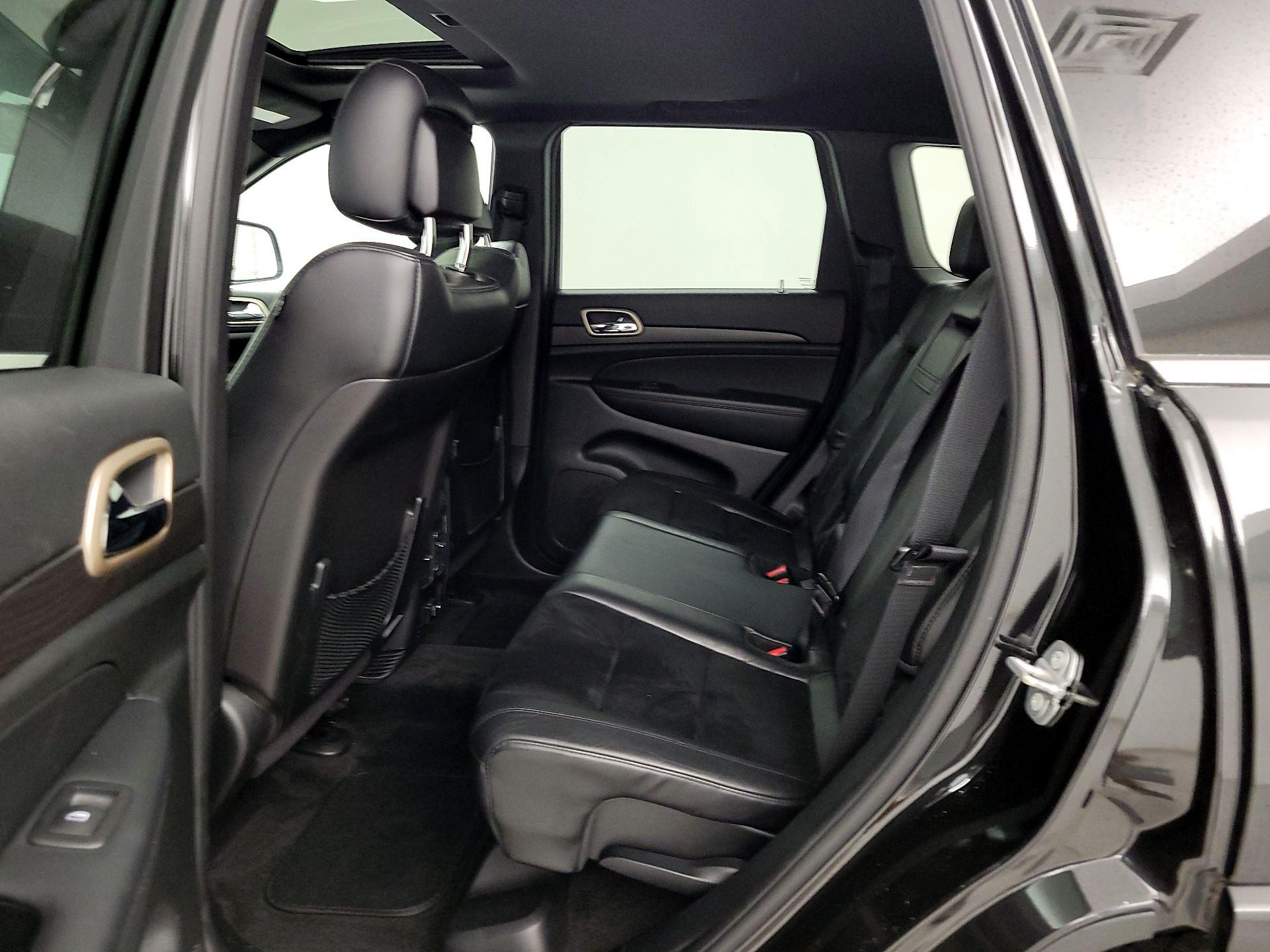 Thumbnail: 2015 Jeep Grand Cherokee - 20