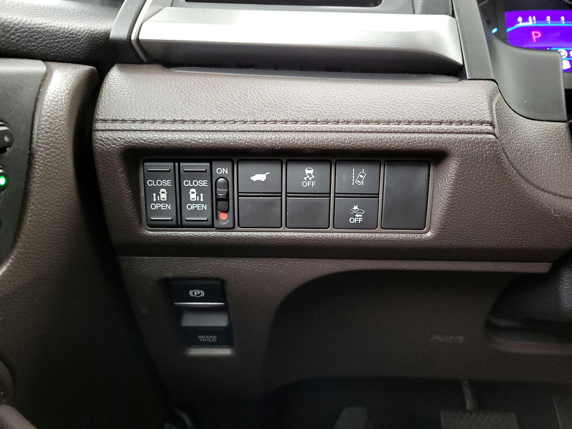 Thumbnail: 2019 Honda Odyssey - 13