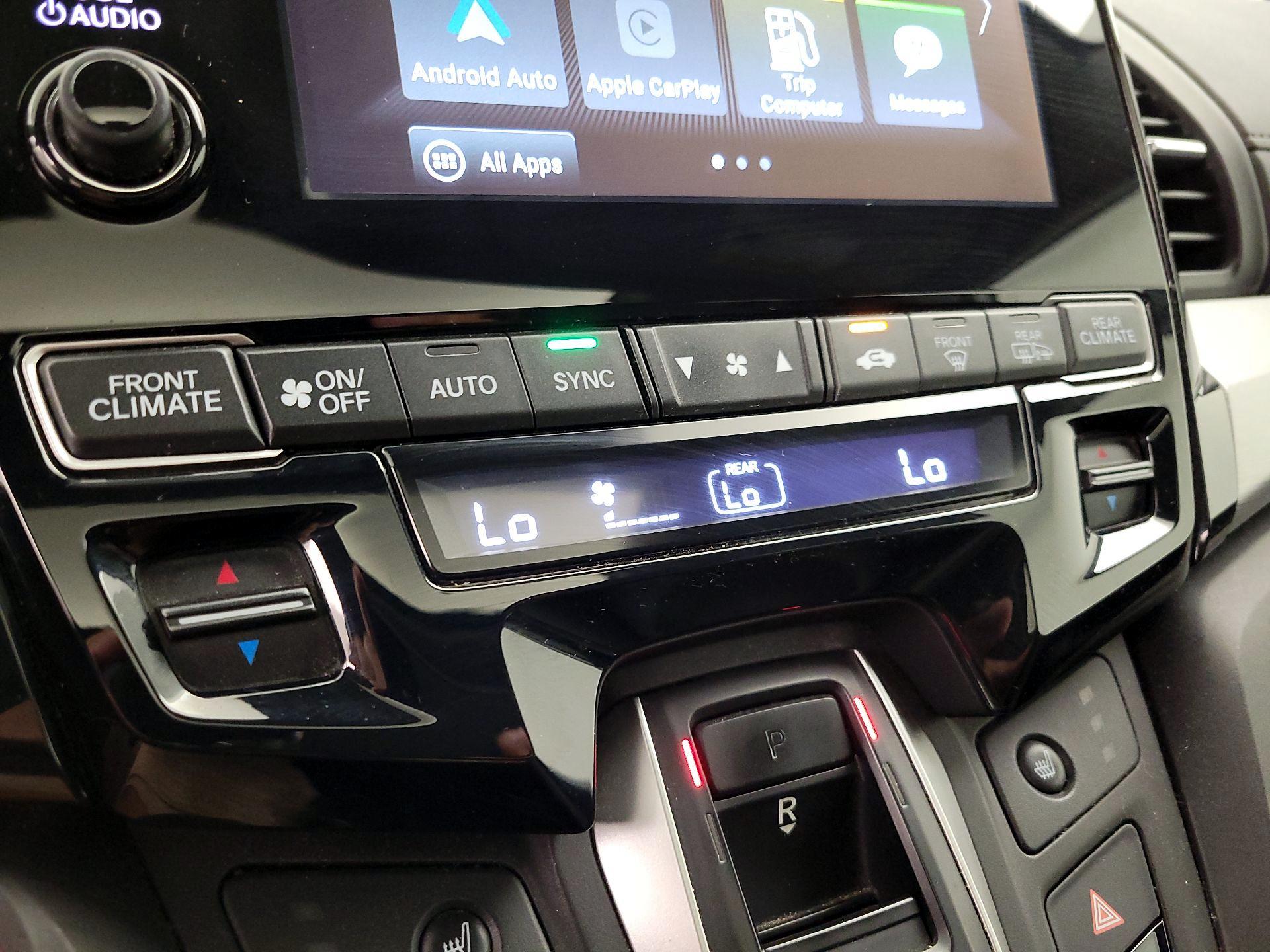 Thumbnail: 2019 Honda Odyssey - 16