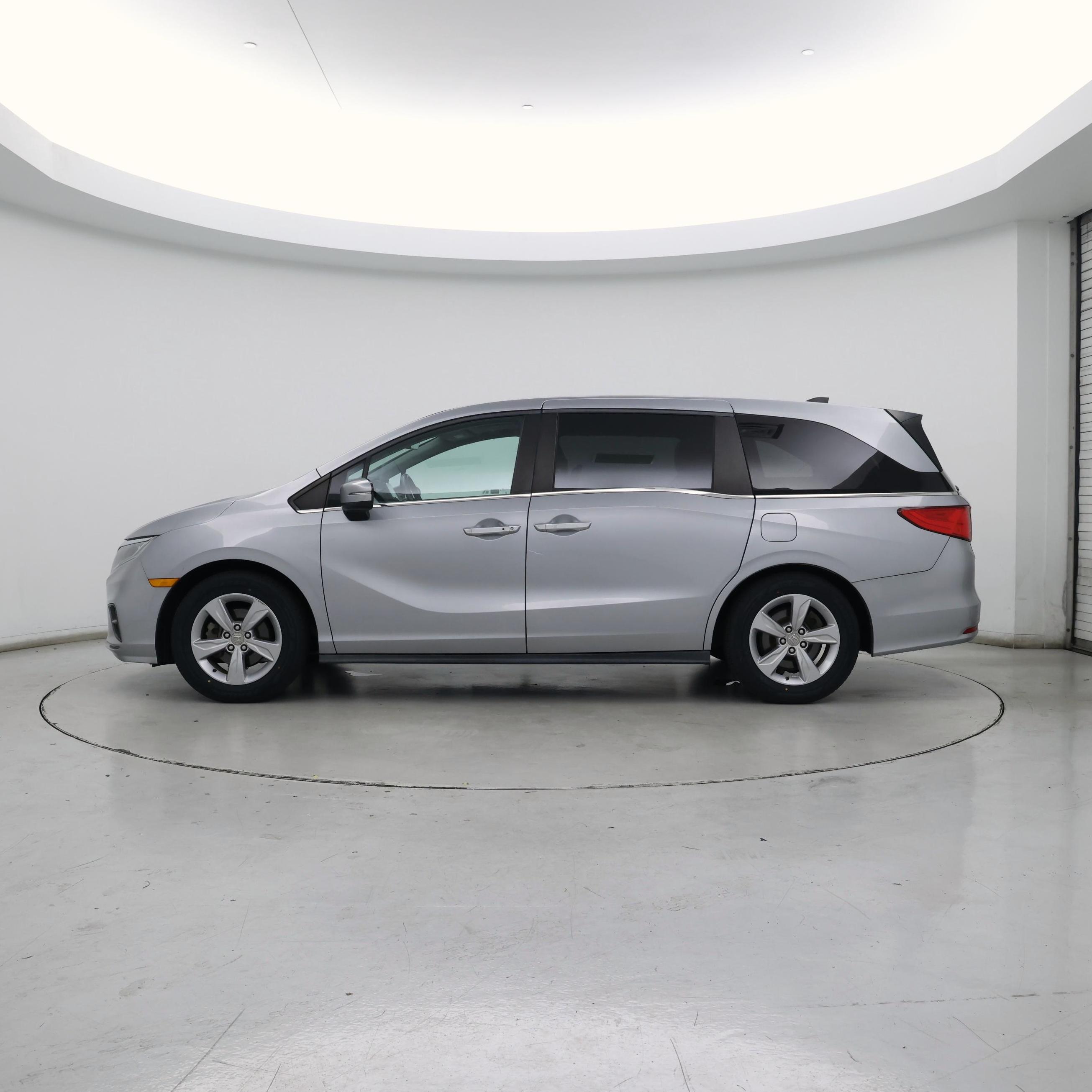 Thumbnail: 2019 Honda Odyssey - 3