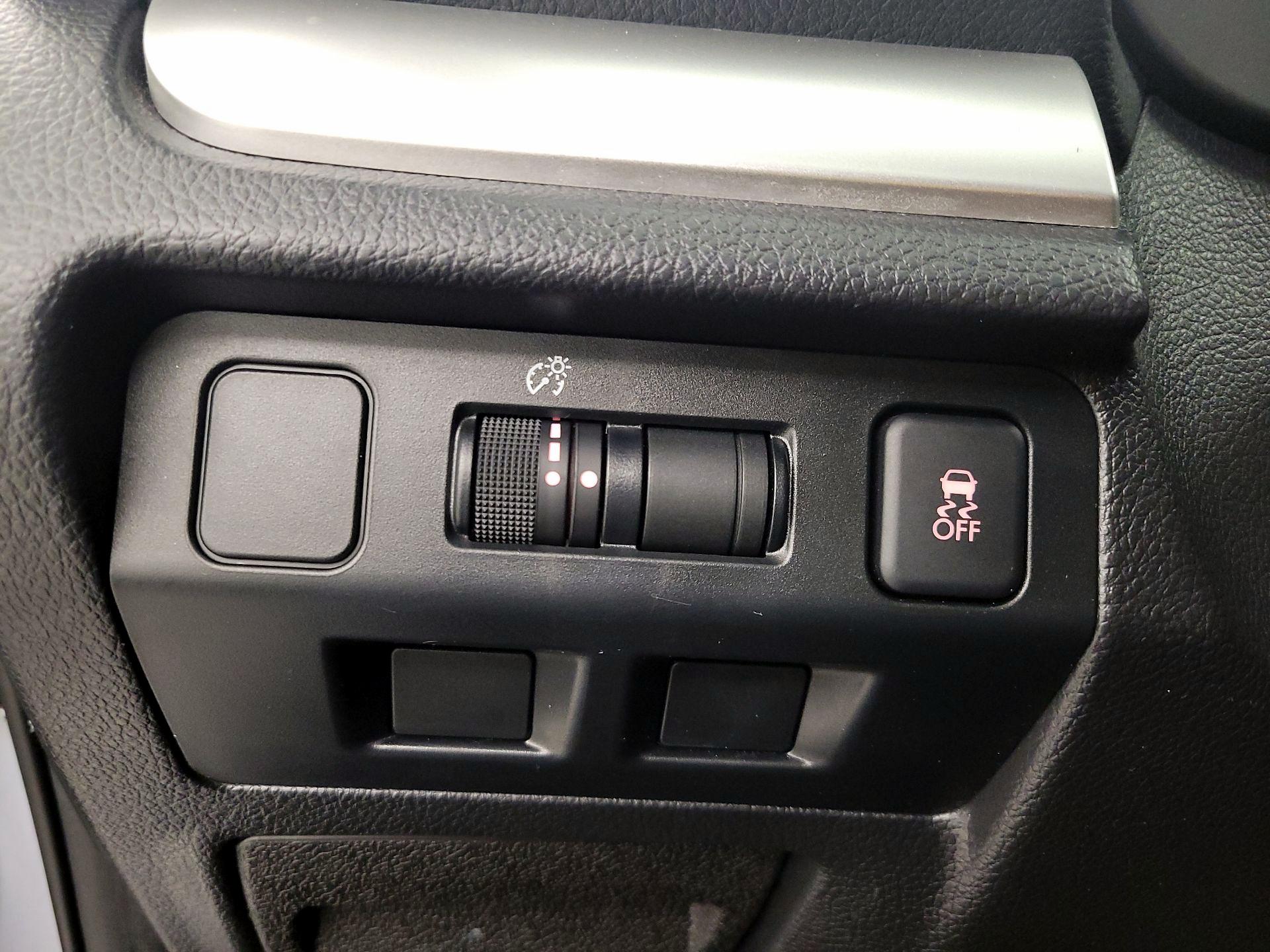 Thumbnail: 2017 Subaru Crosstrek - 13