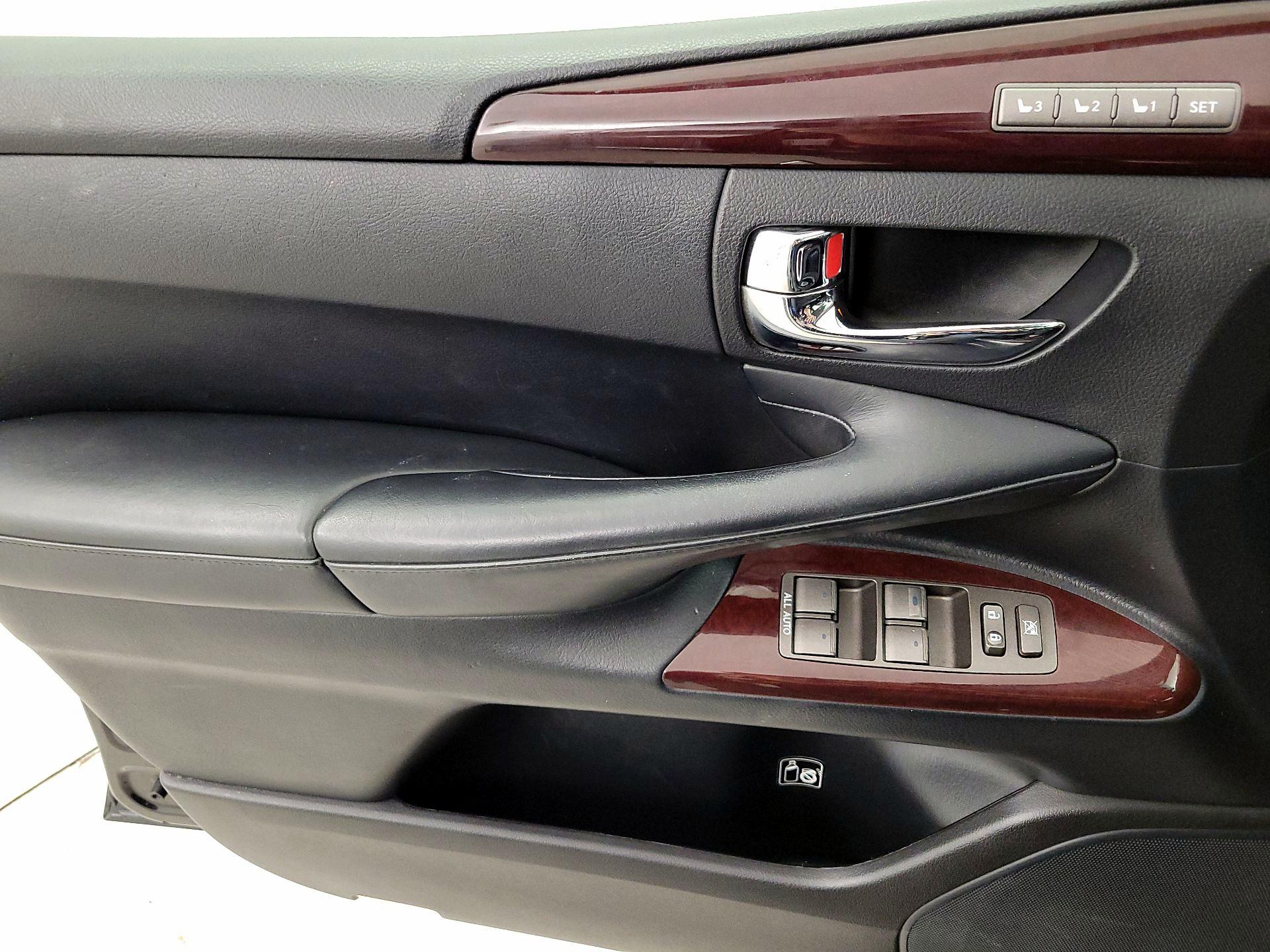Thumbnail: 2014 Lexus LX - 12