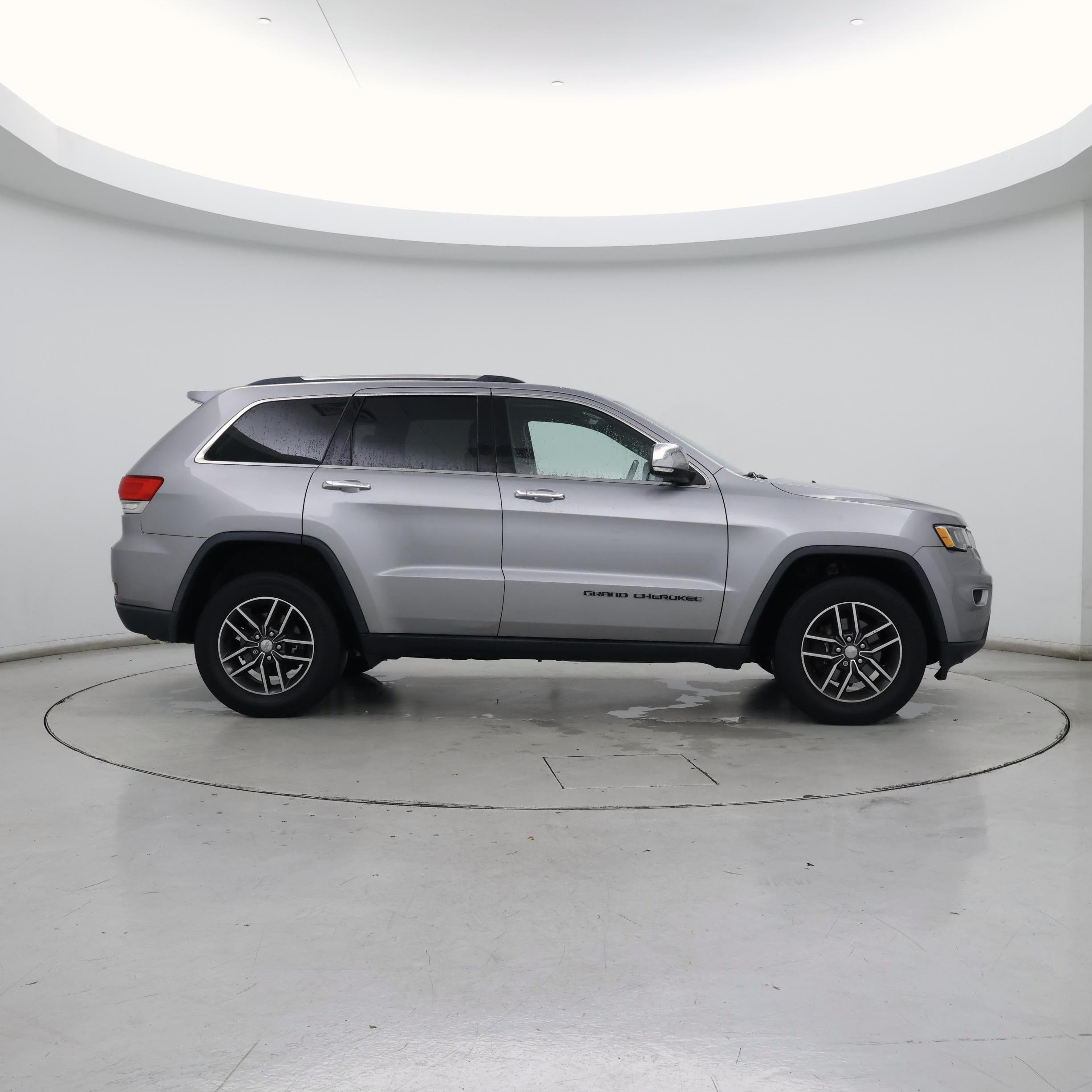 Thumbnail: 2017 Jeep Grand Cherokee - 7