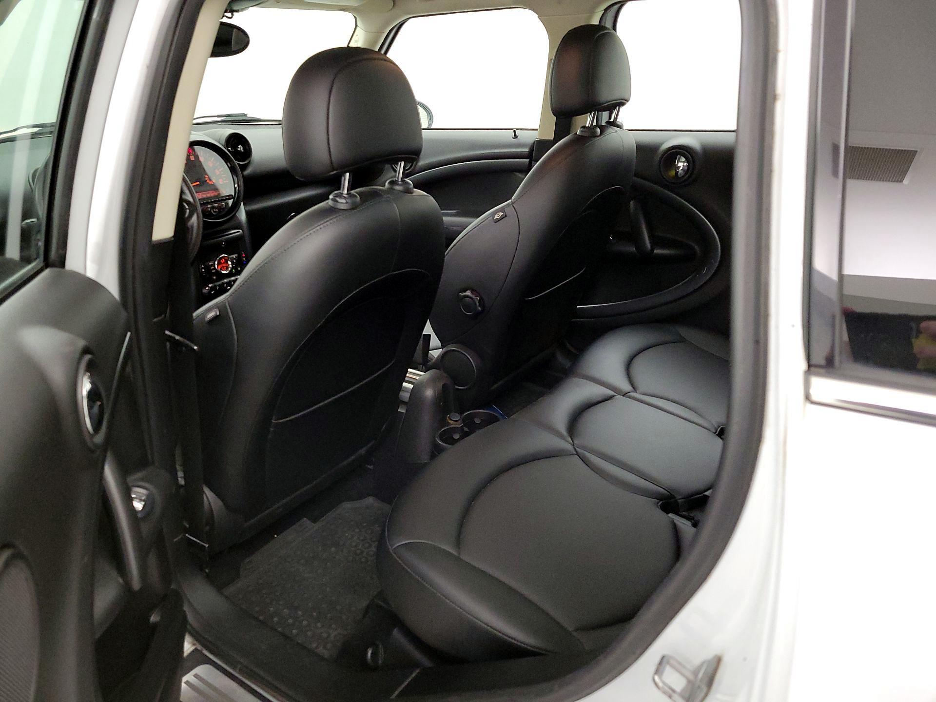 Thumbnail: 2016 MINI Cooper Countryman - 16