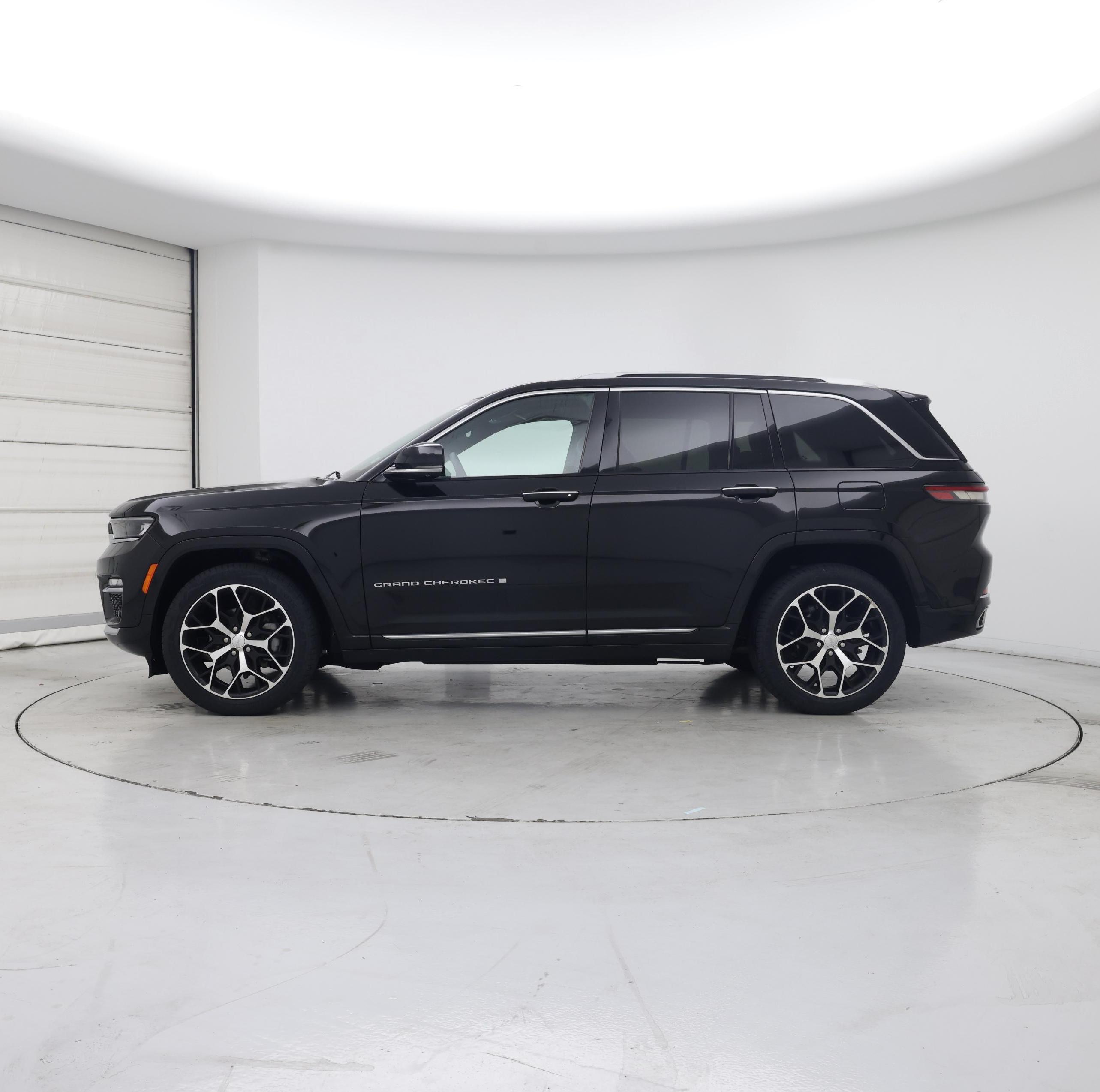 Thumbnail: 2022 Jeep Grand Cherokee - 3