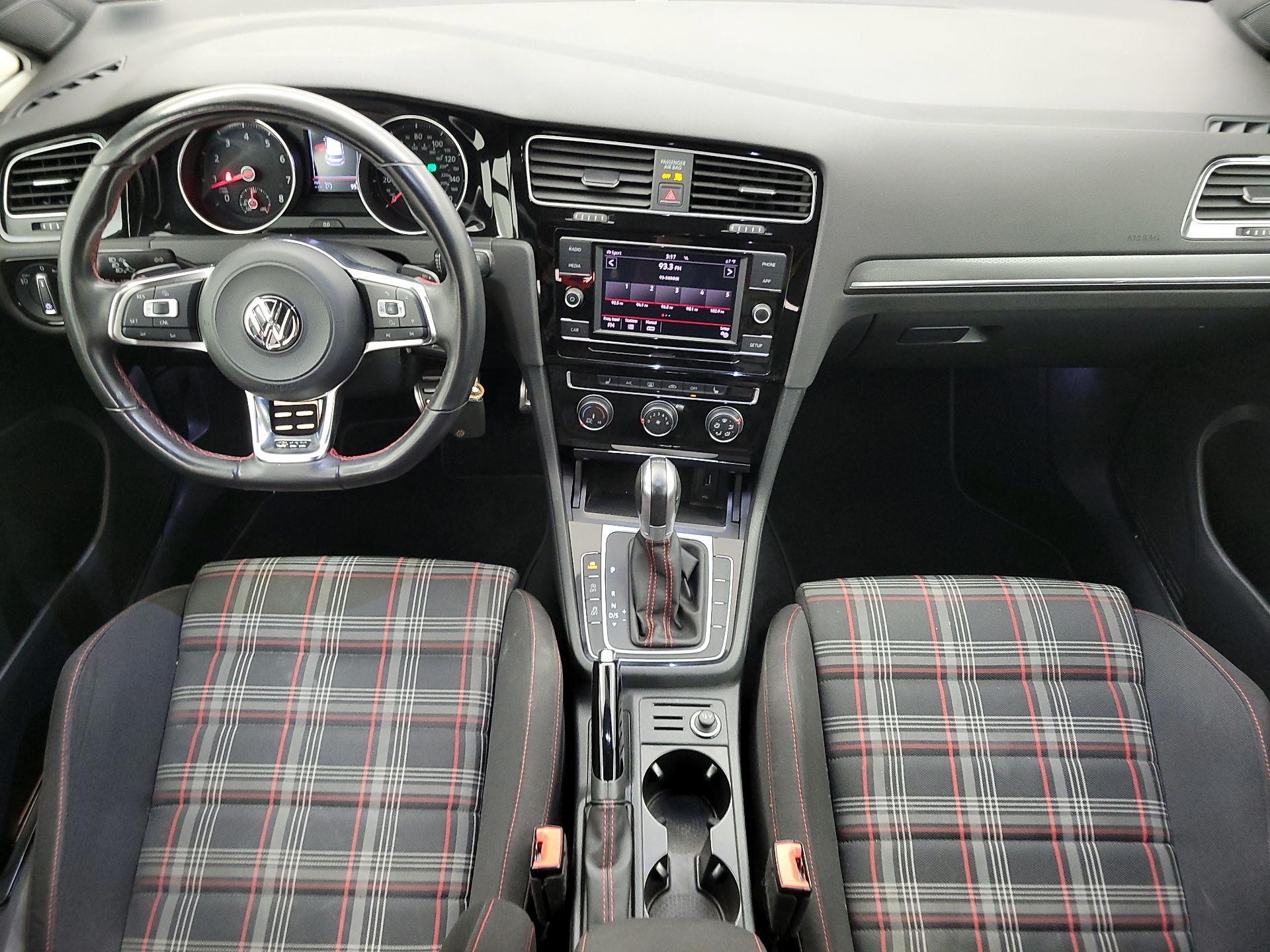 Thumbnail: 2018 Volkswagen Golf - 9
