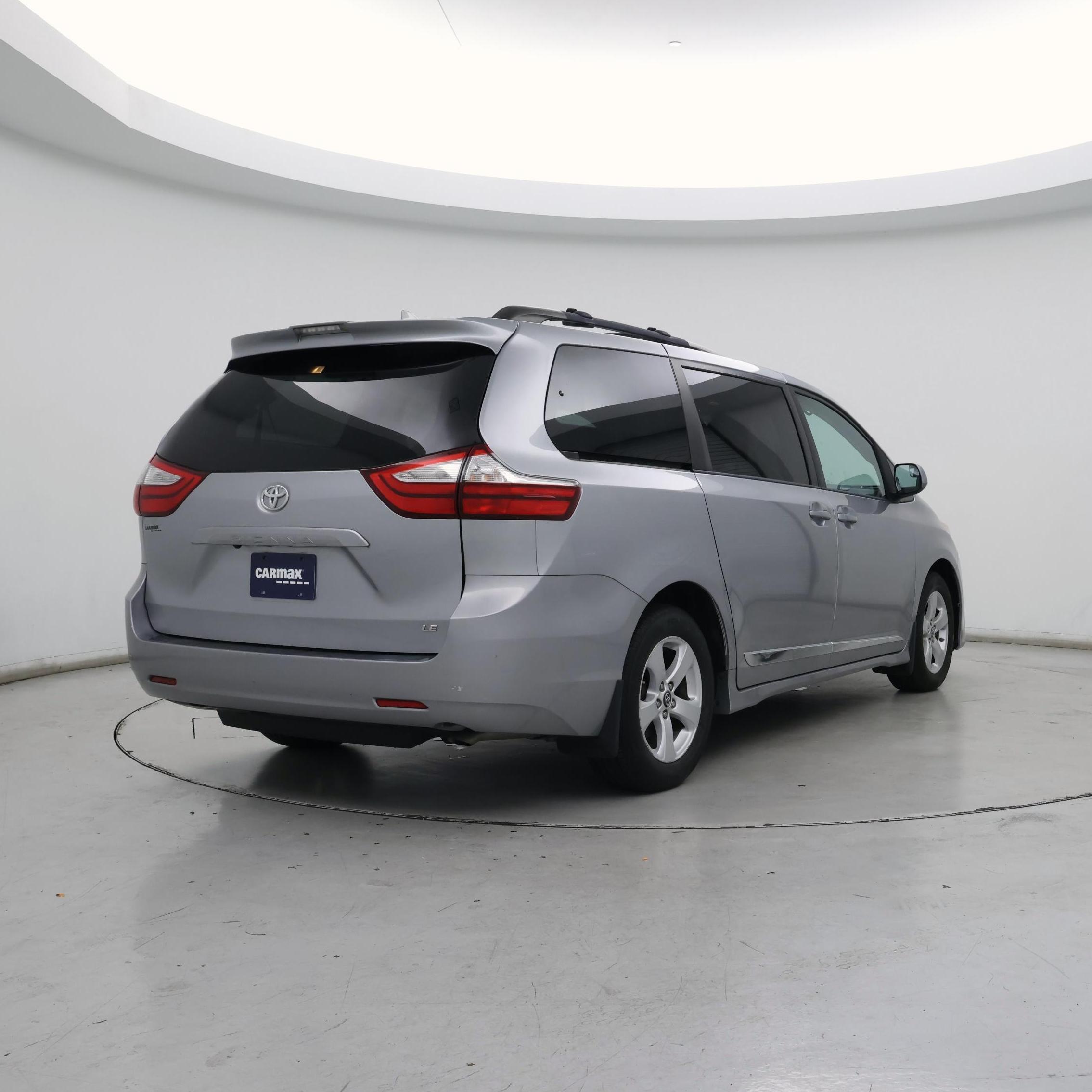 Thumbnail: 2018 Toyota Sienna - 8