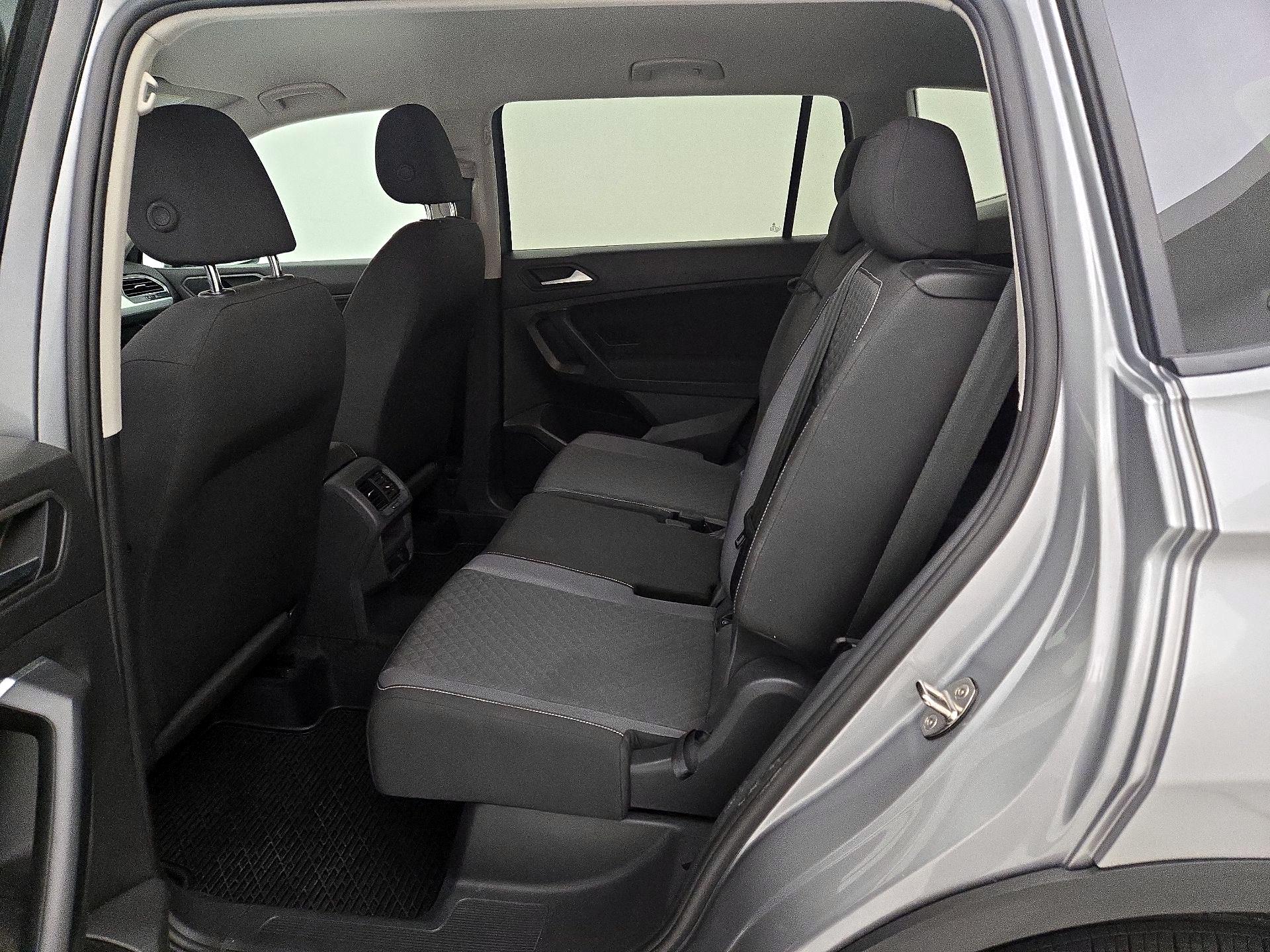 Thumbnail: 2021 Volkswagen Tiguan - 19