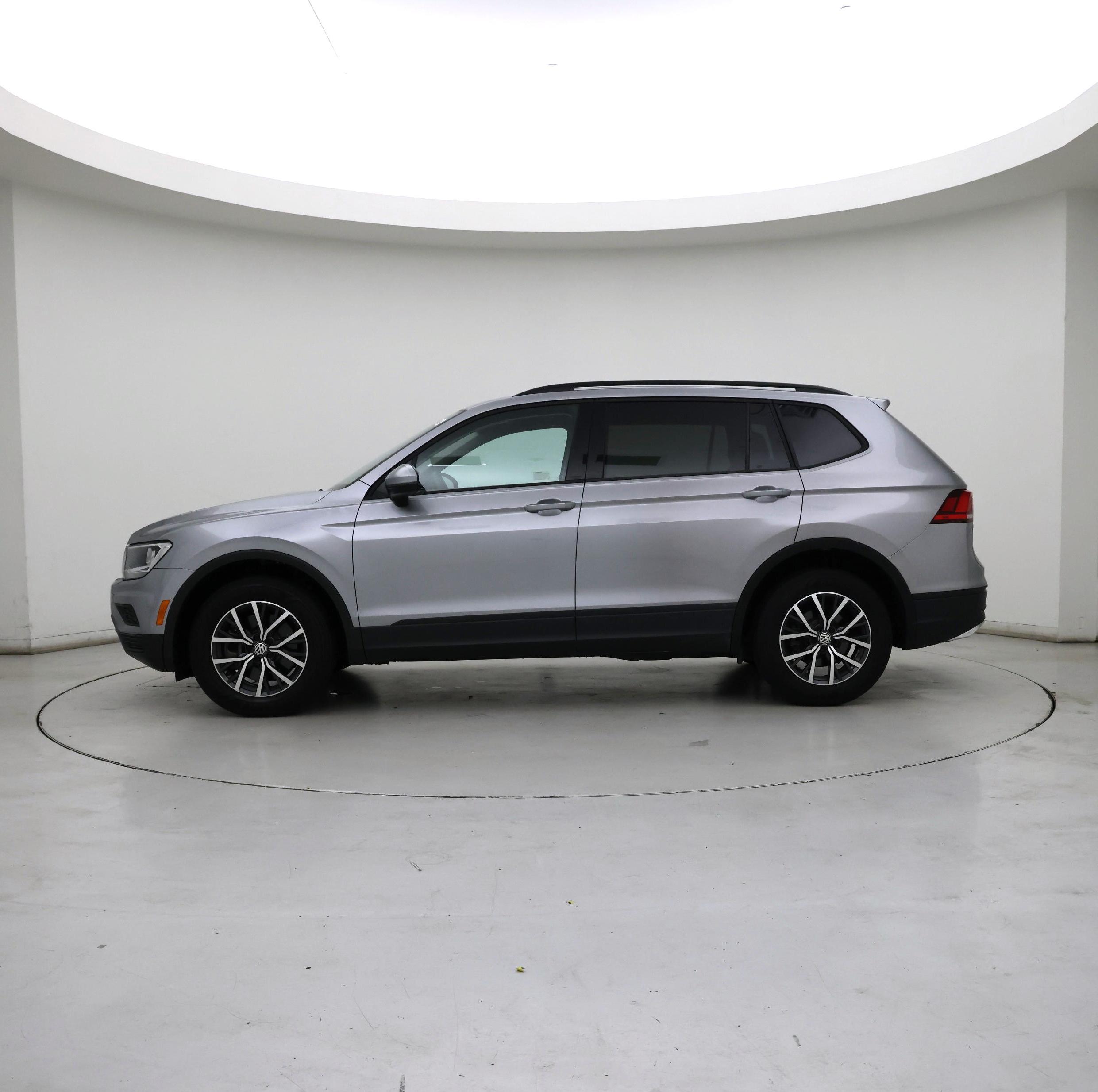 Thumbnail: 2021 Volkswagen Tiguan - 3