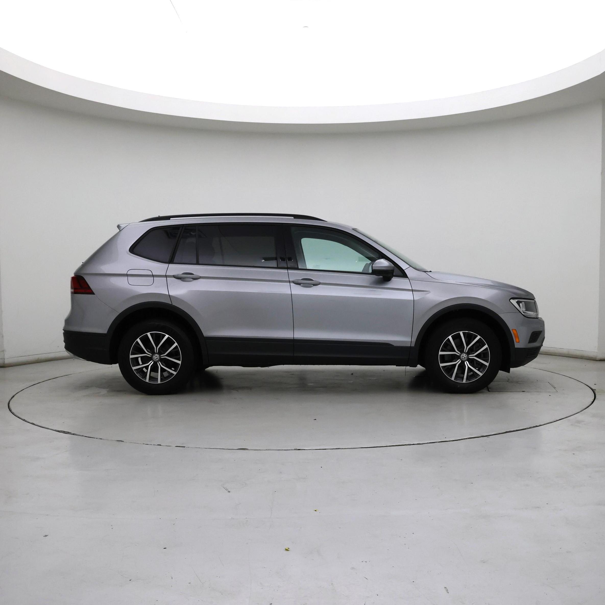 Thumbnail: 2021 Volkswagen Tiguan - 7
