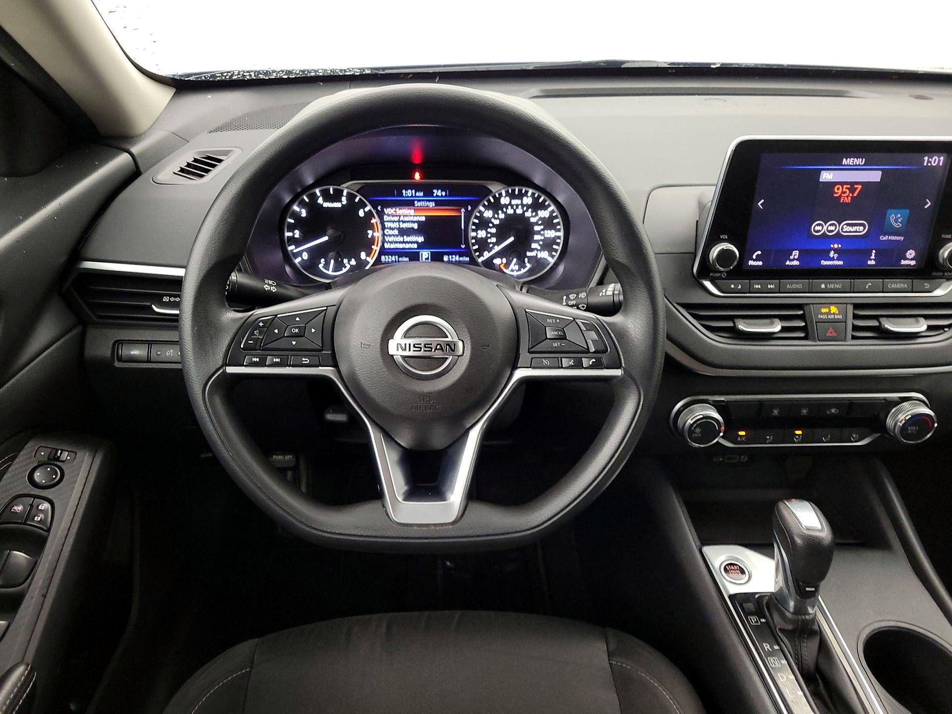 Thumbnail: 2019 Nissan Altima - 10