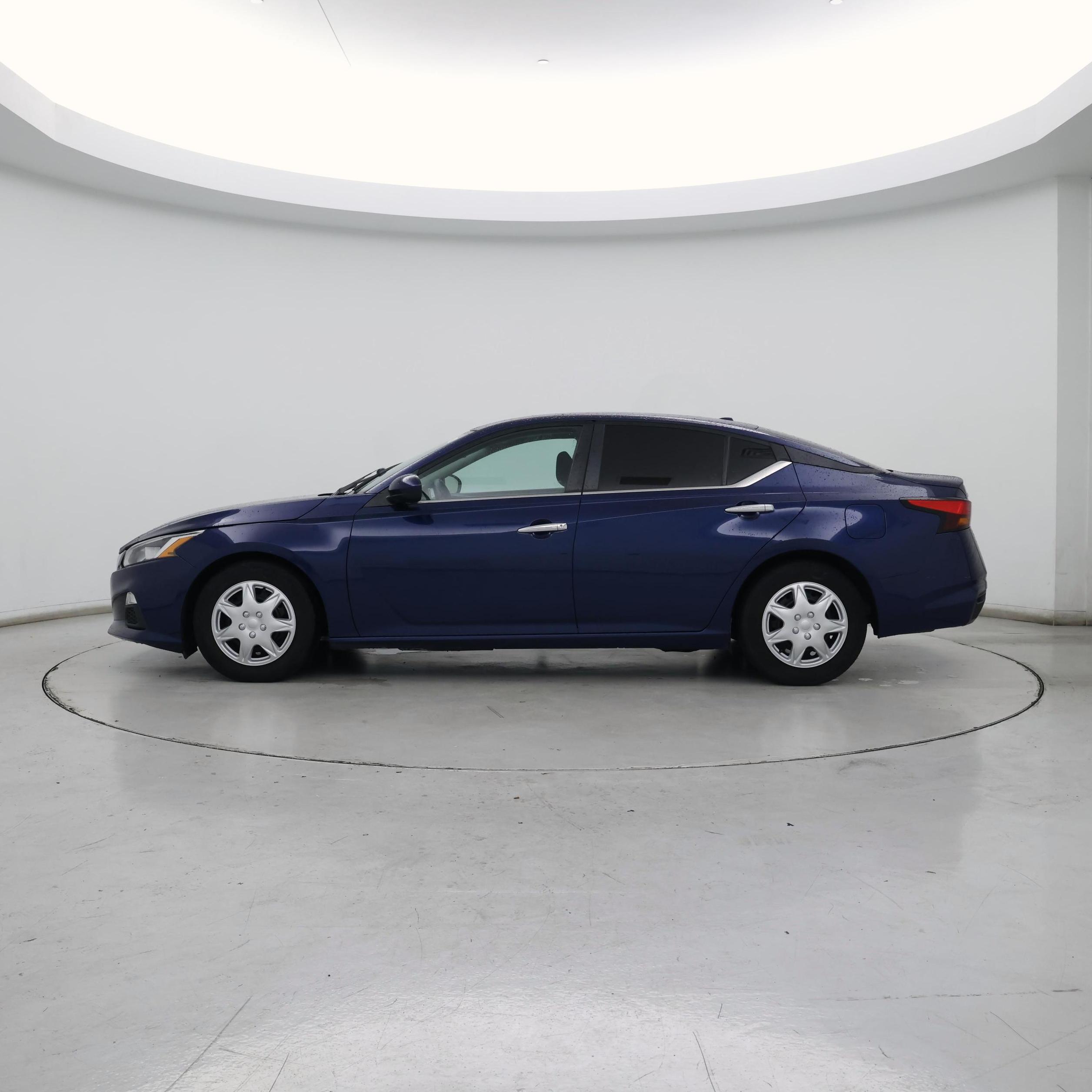 Thumbnail: 2019 Nissan Altima - 3