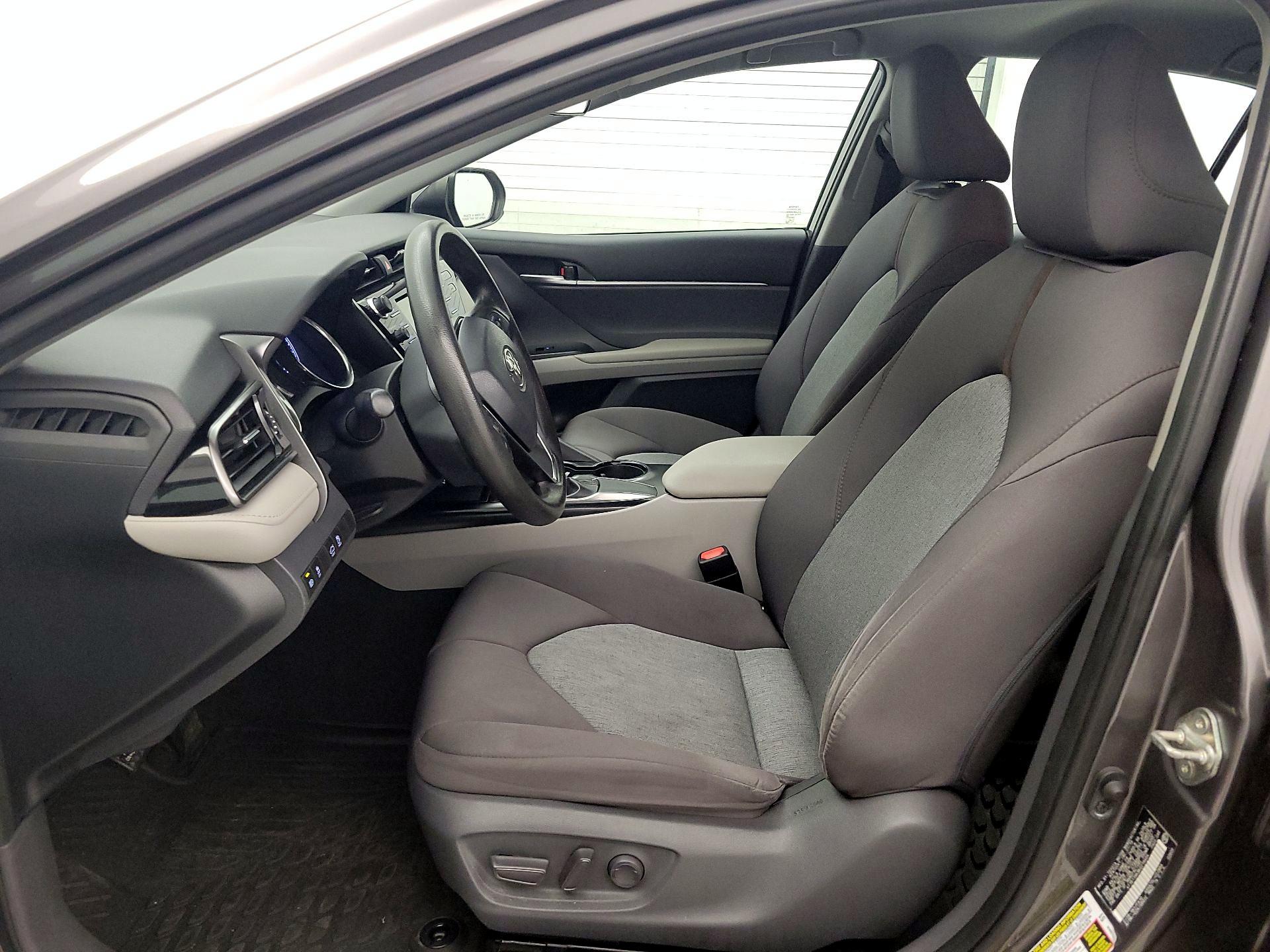 Thumbnail: 2019 Toyota Camry - 11