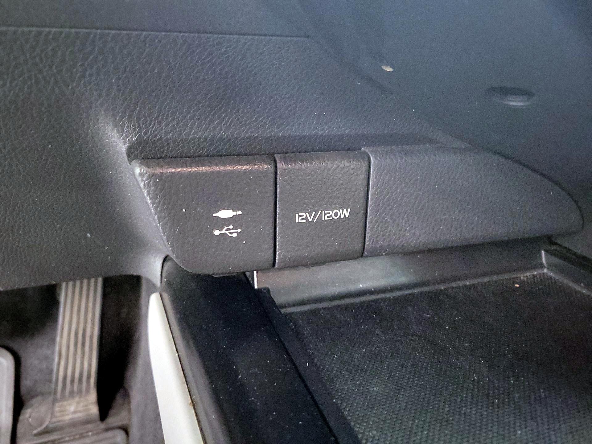 Thumbnail: 2019 Toyota Camry - 18