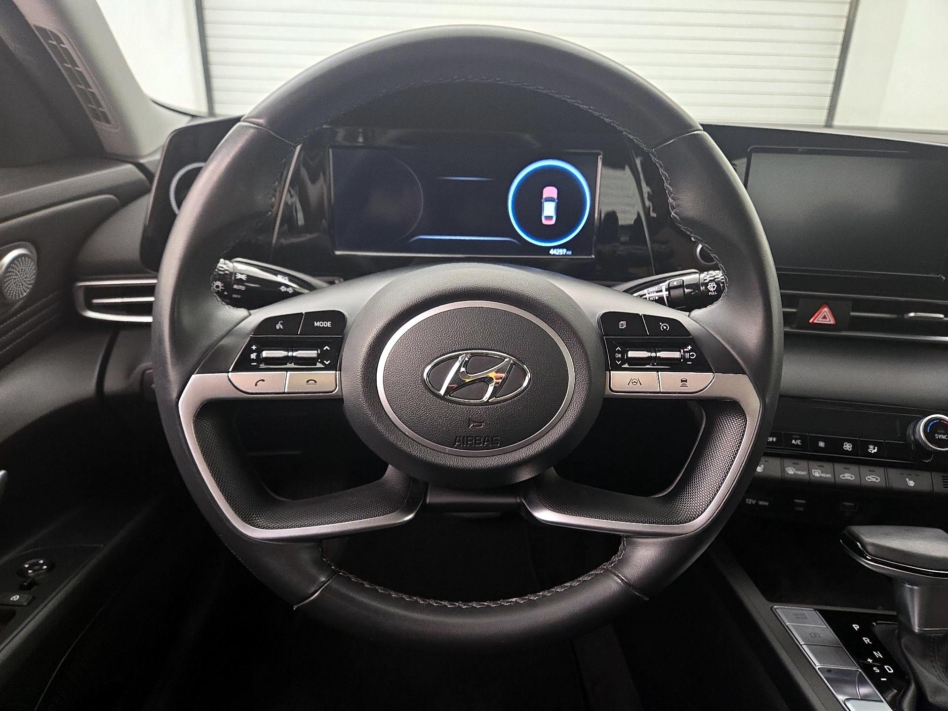 Thumbnail: 2022 Hyundai Elantra - 10