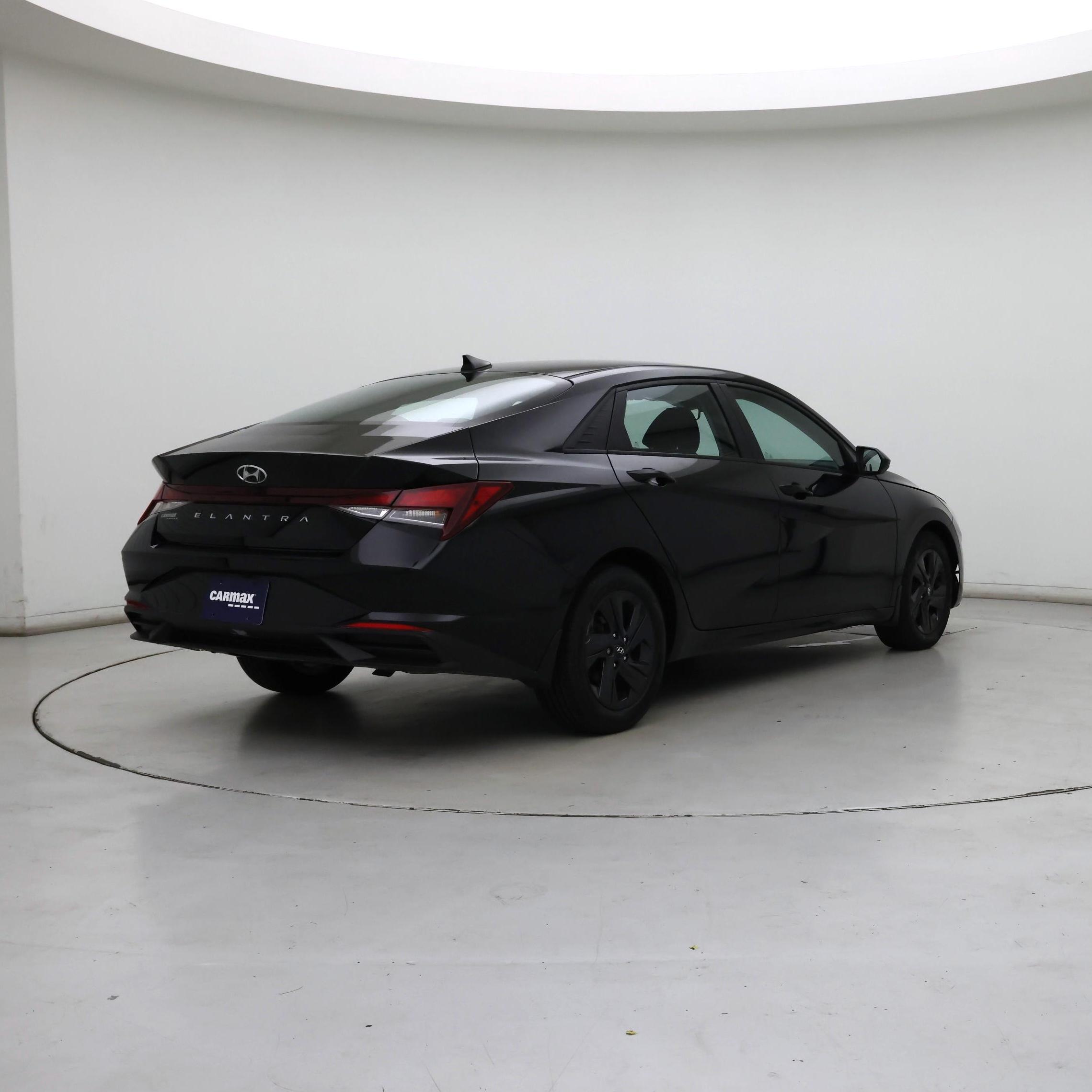 Thumbnail: 2022 Hyundai Elantra - 8