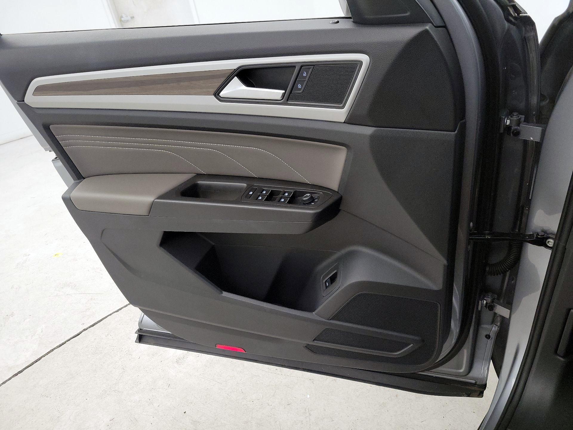 Thumbnail: 2023 Volkswagen Atlas - 12