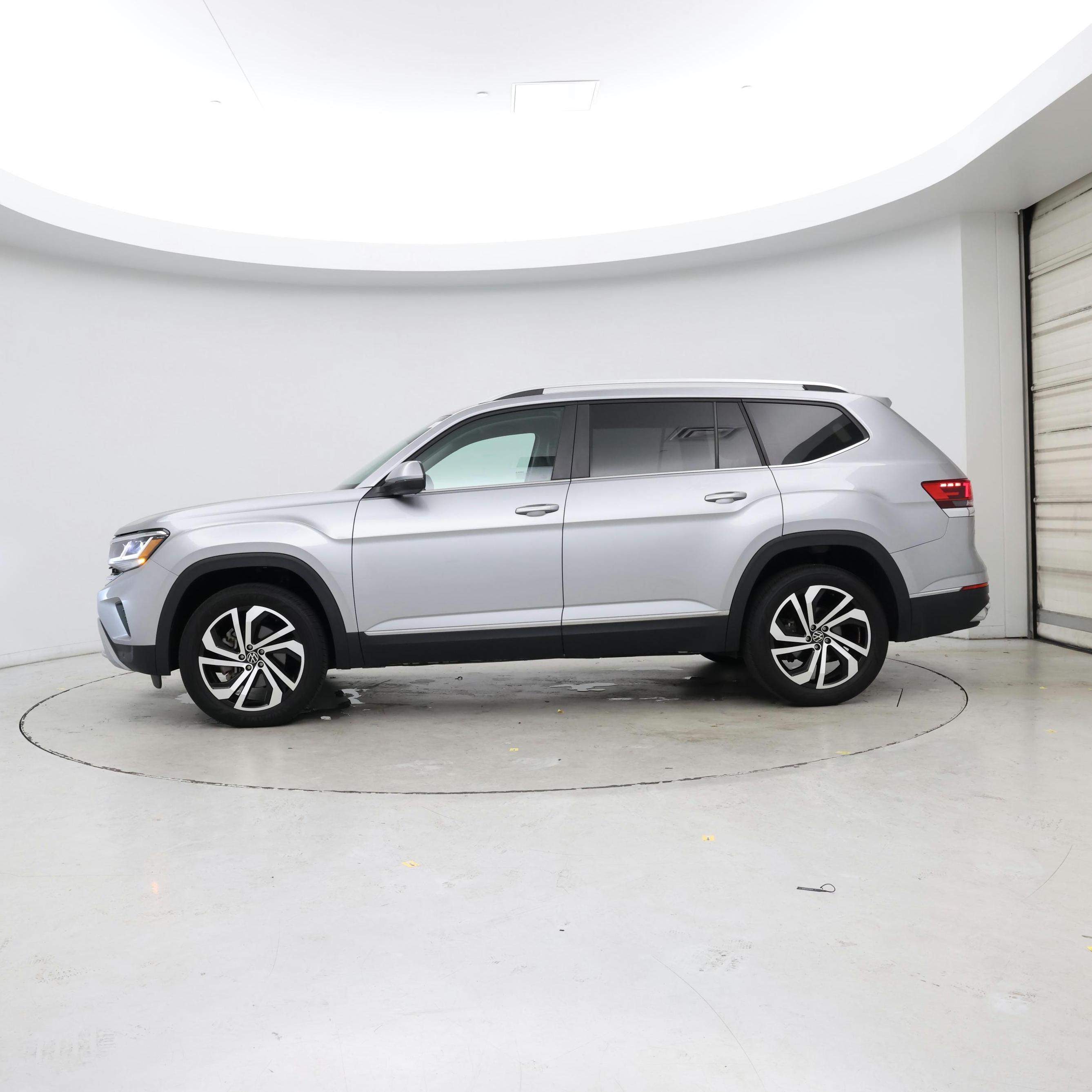 Thumbnail: 2023 Volkswagen Atlas - 3
