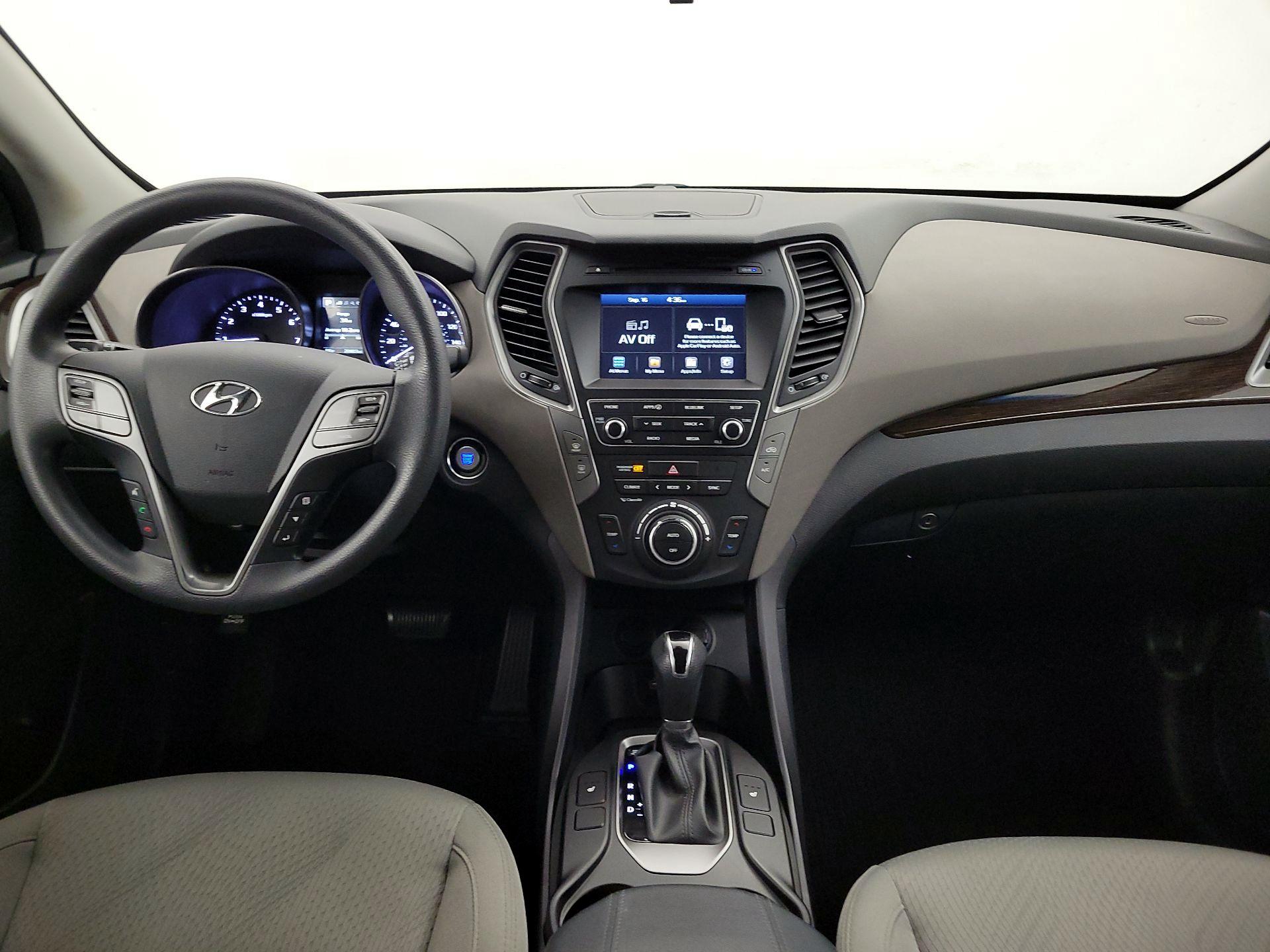 Thumbnail: 2017 Hyundai Santa Fe - 9