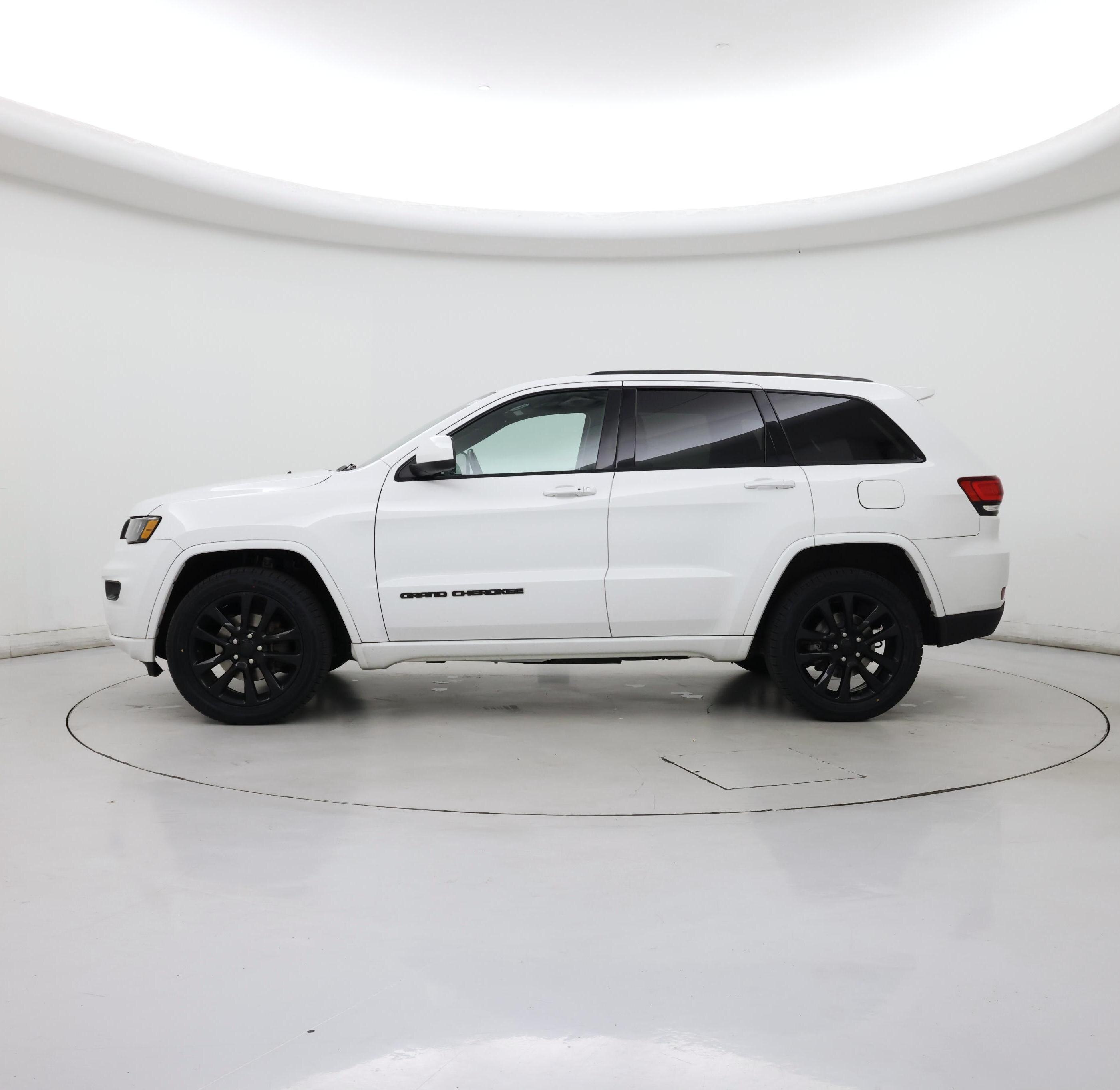 Thumbnail: 2020 Jeep Grand Cherokee - 3