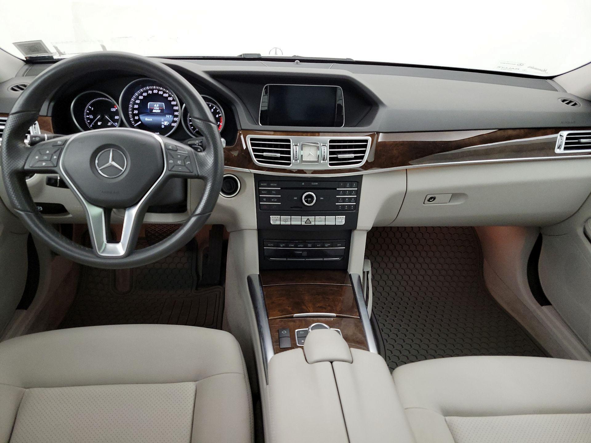 Thumbnail: 2016 Mercedes-Benz E-Class - 9