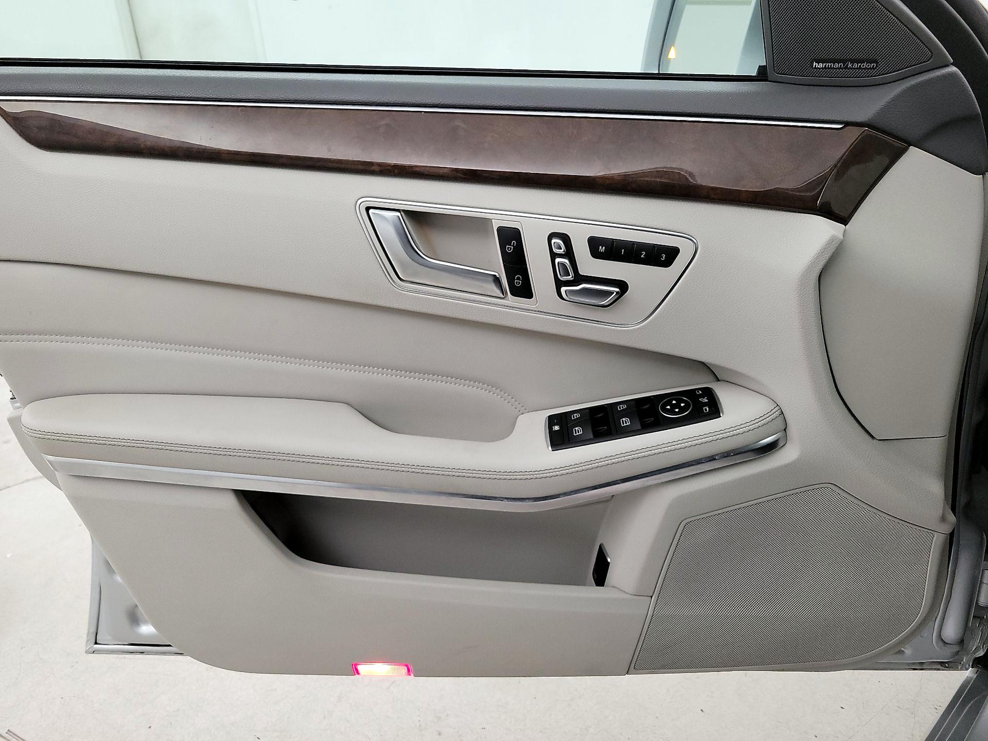 Thumbnail: 2016 Mercedes-Benz E-Class - 12