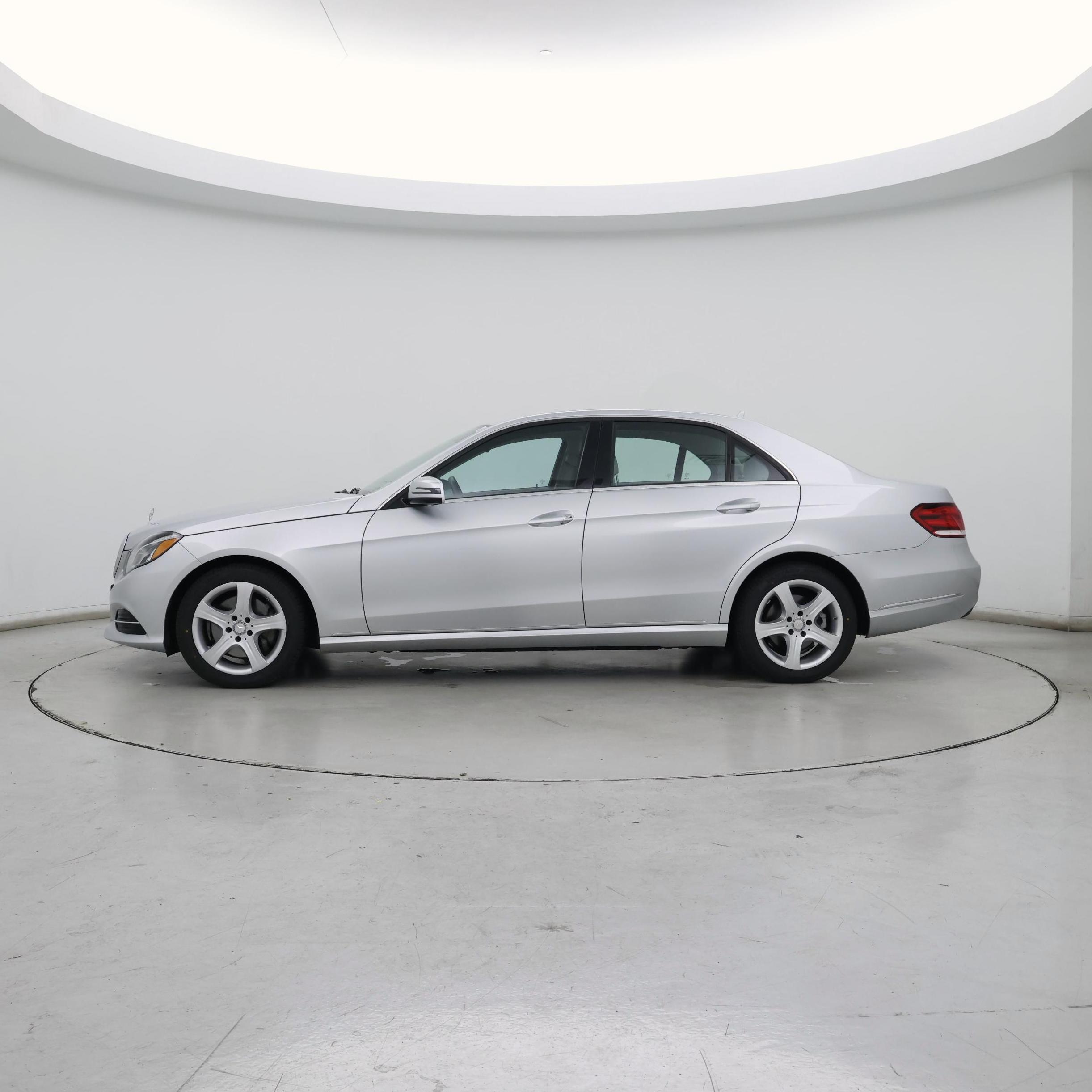 Thumbnail: 2016 Mercedes-Benz E-Class - 3