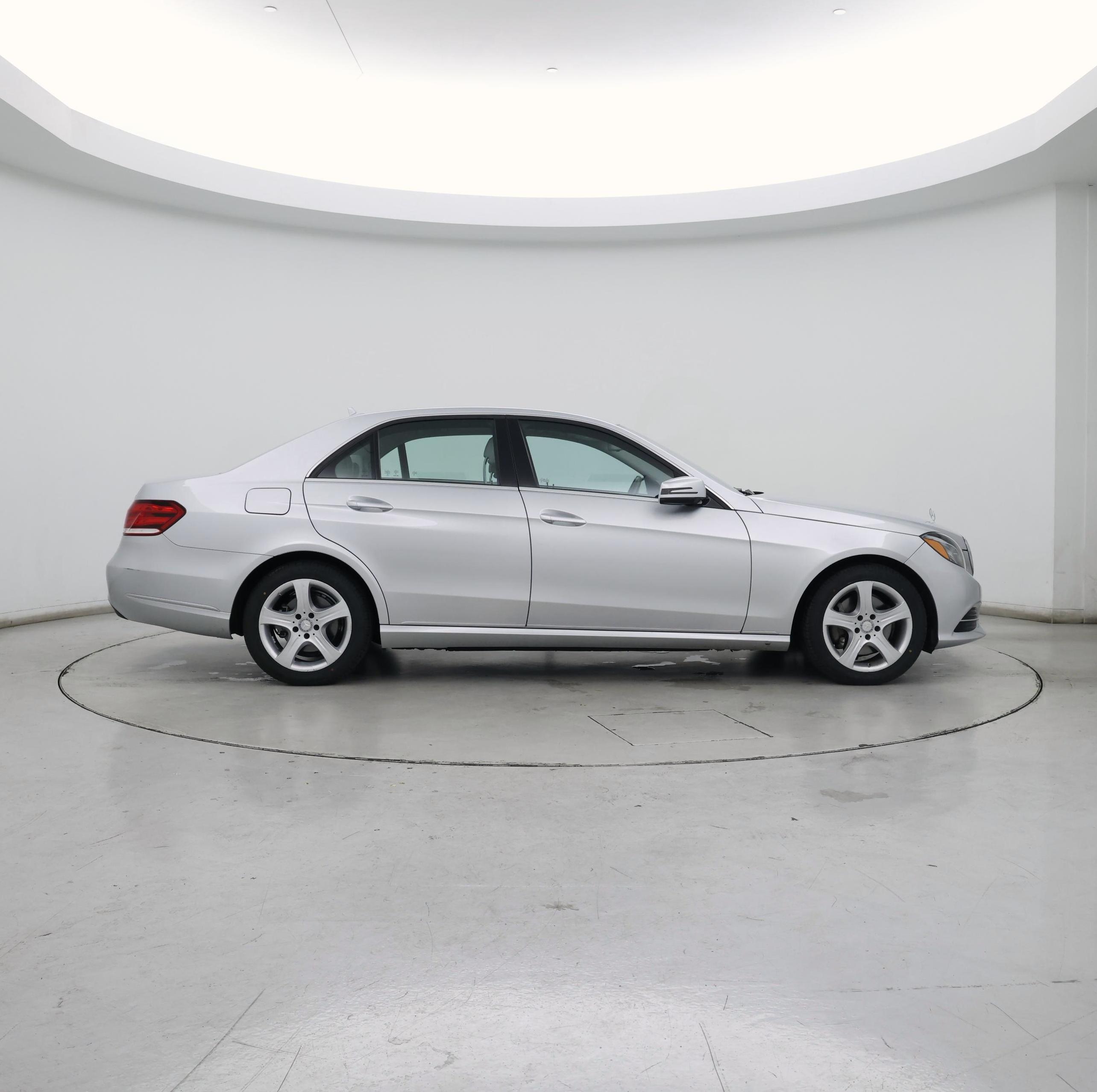 Thumbnail: 2016 Mercedes-Benz E-Class - 7