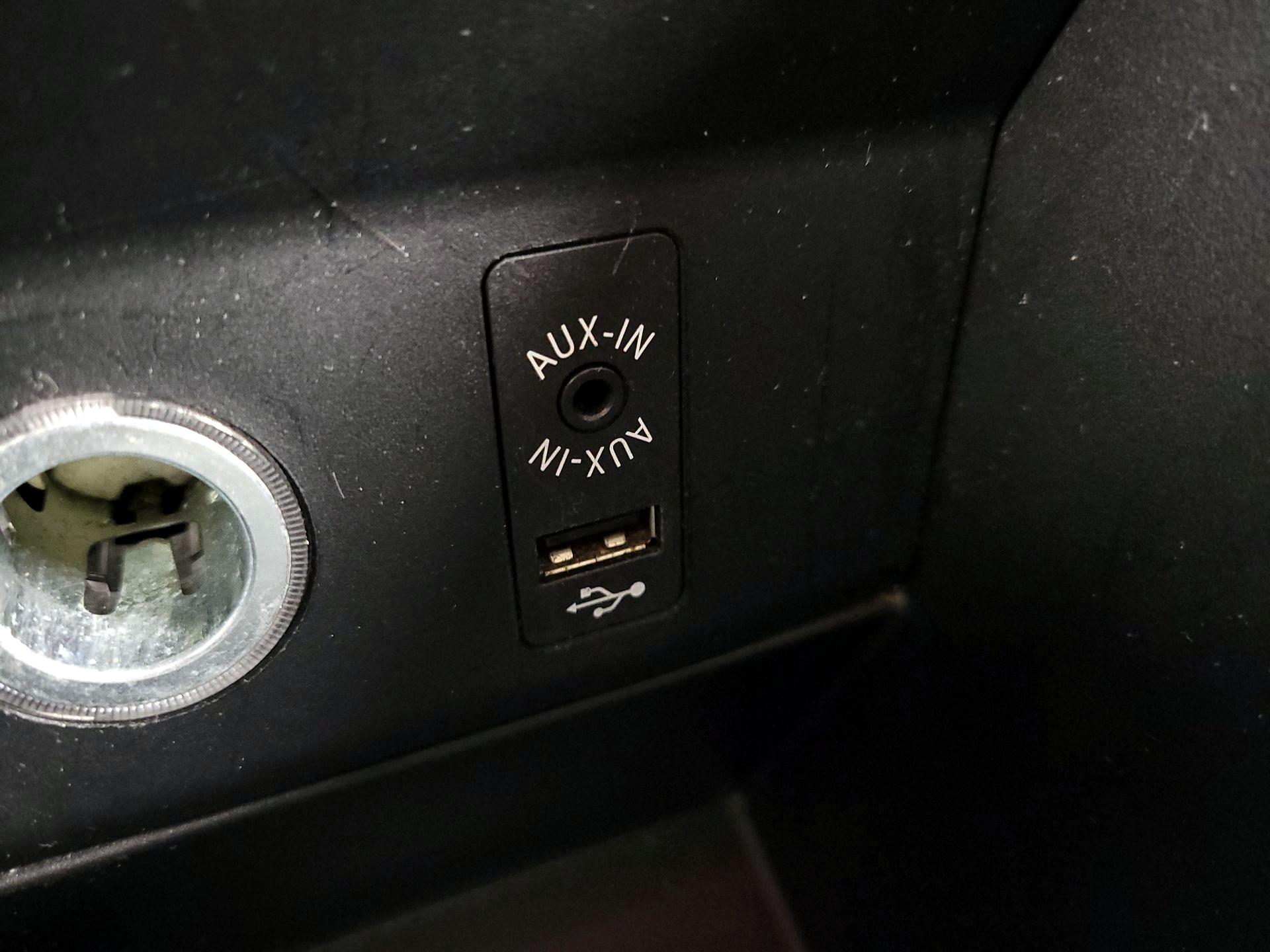 Thumbnail: 2016 BMW i3 - 17