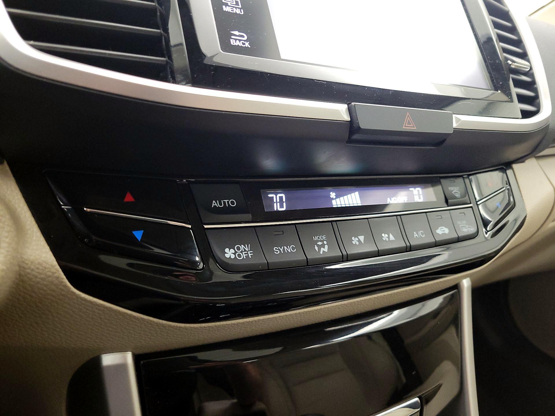 Thumbnail: 2016 Honda Accord - 16