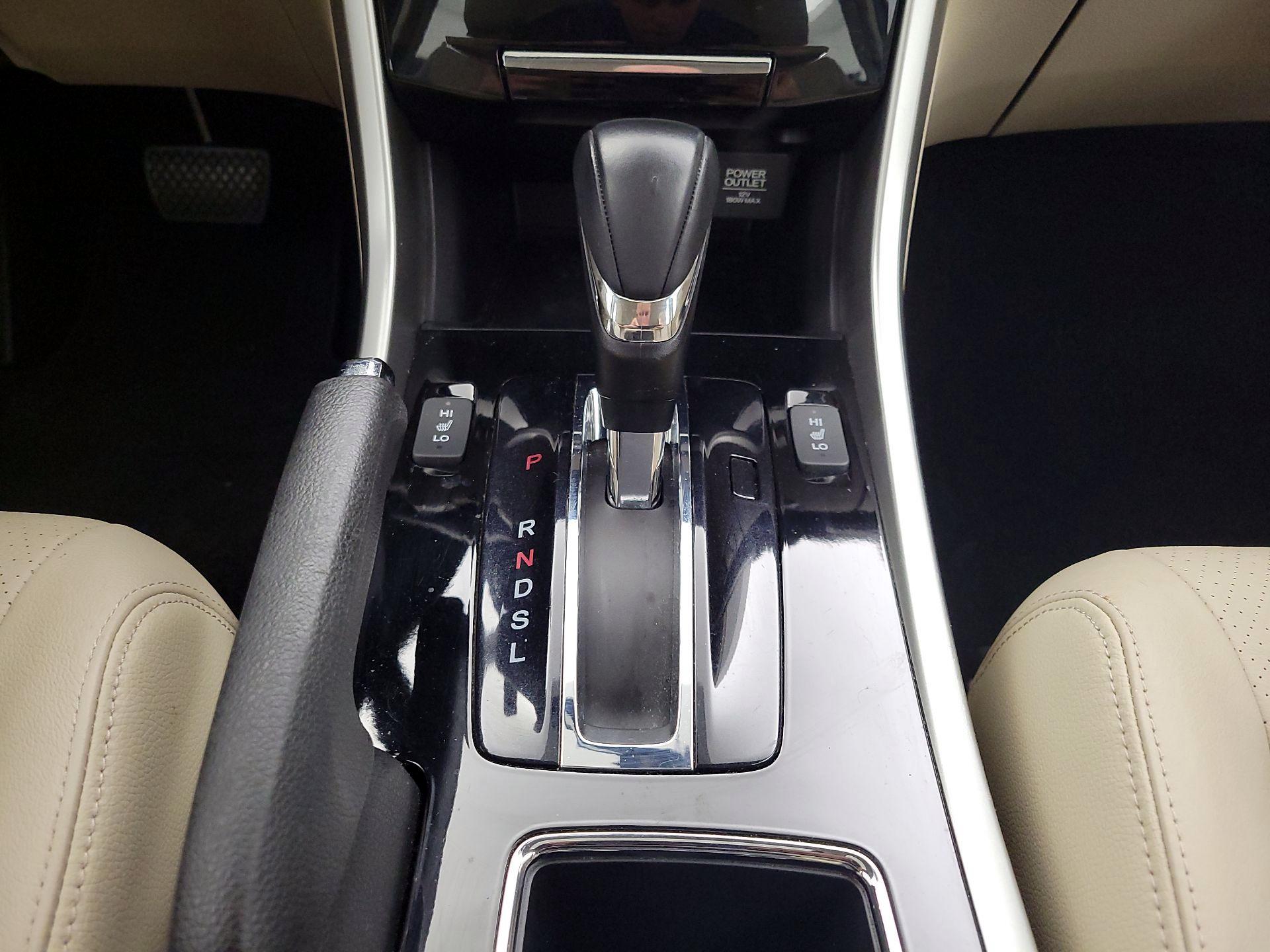 Thumbnail: 2016 Honda Accord - 17