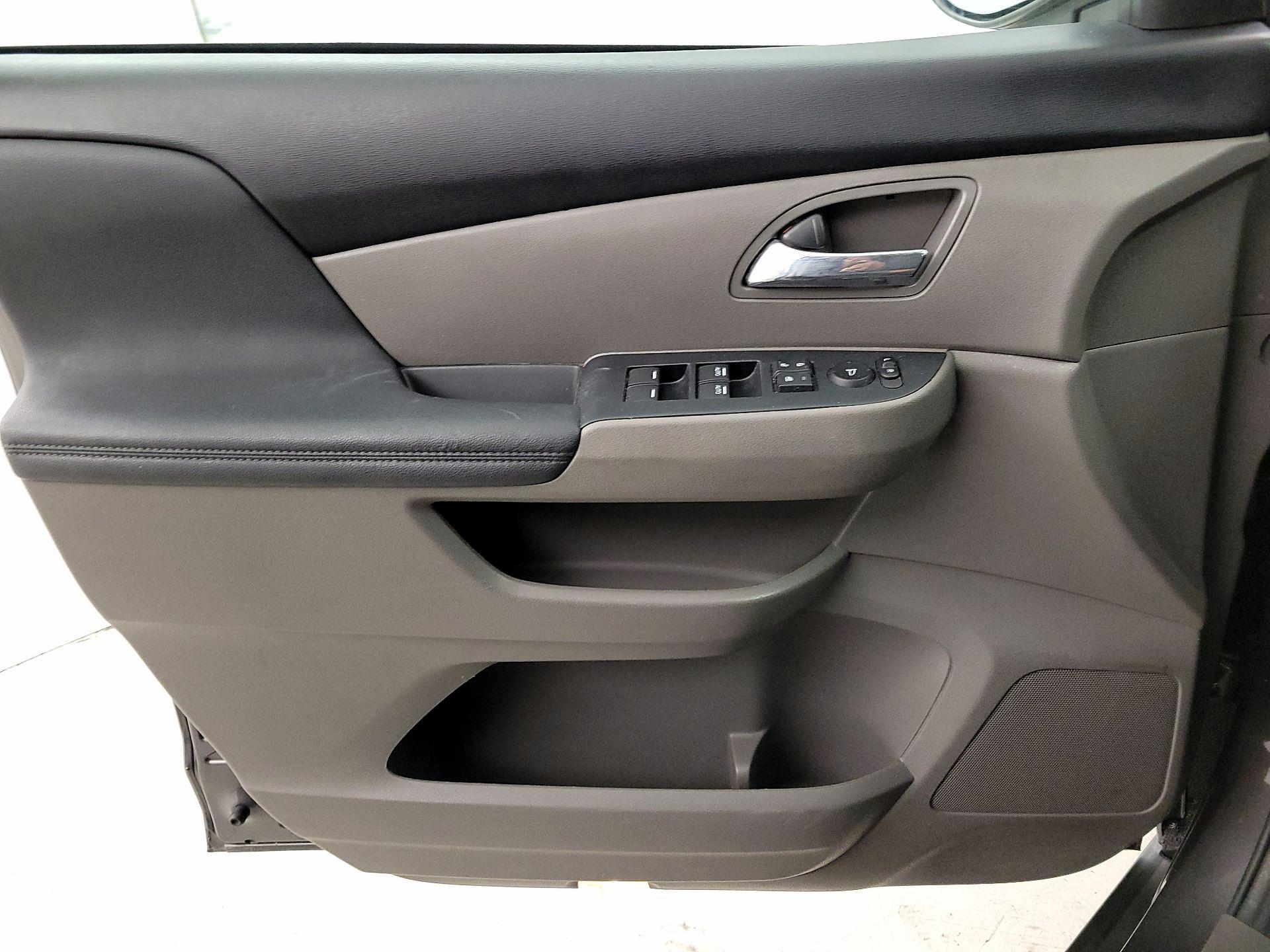 Thumbnail: 2015 Honda Odyssey - 12