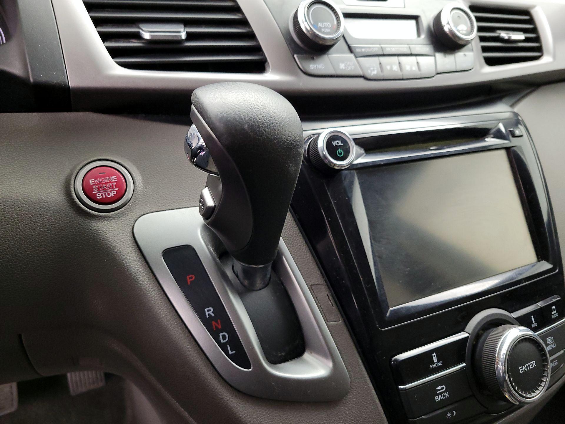 Thumbnail: 2015 Honda Odyssey - 17