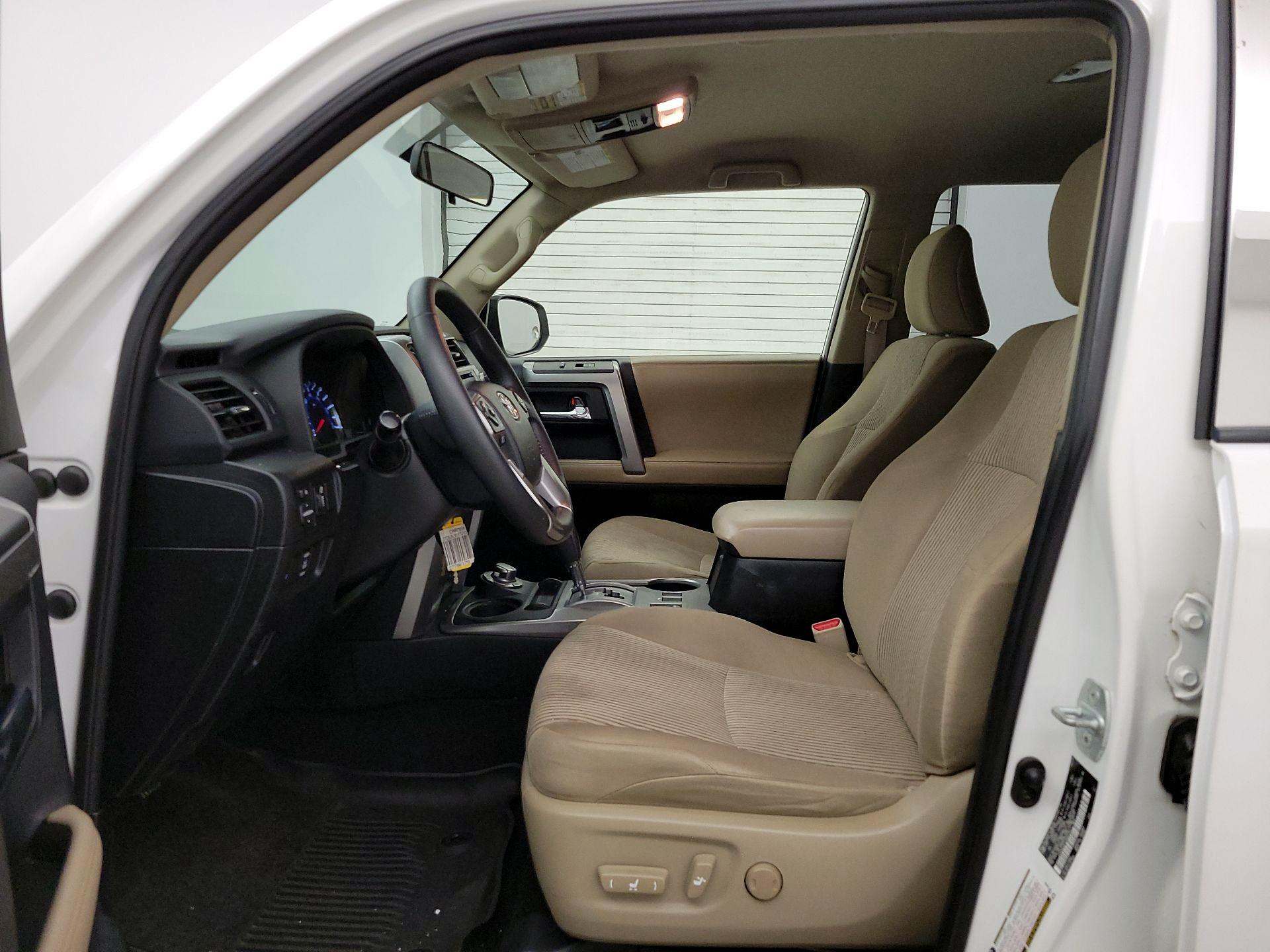 Thumbnail: 2015 Toyota 4Runner - 11