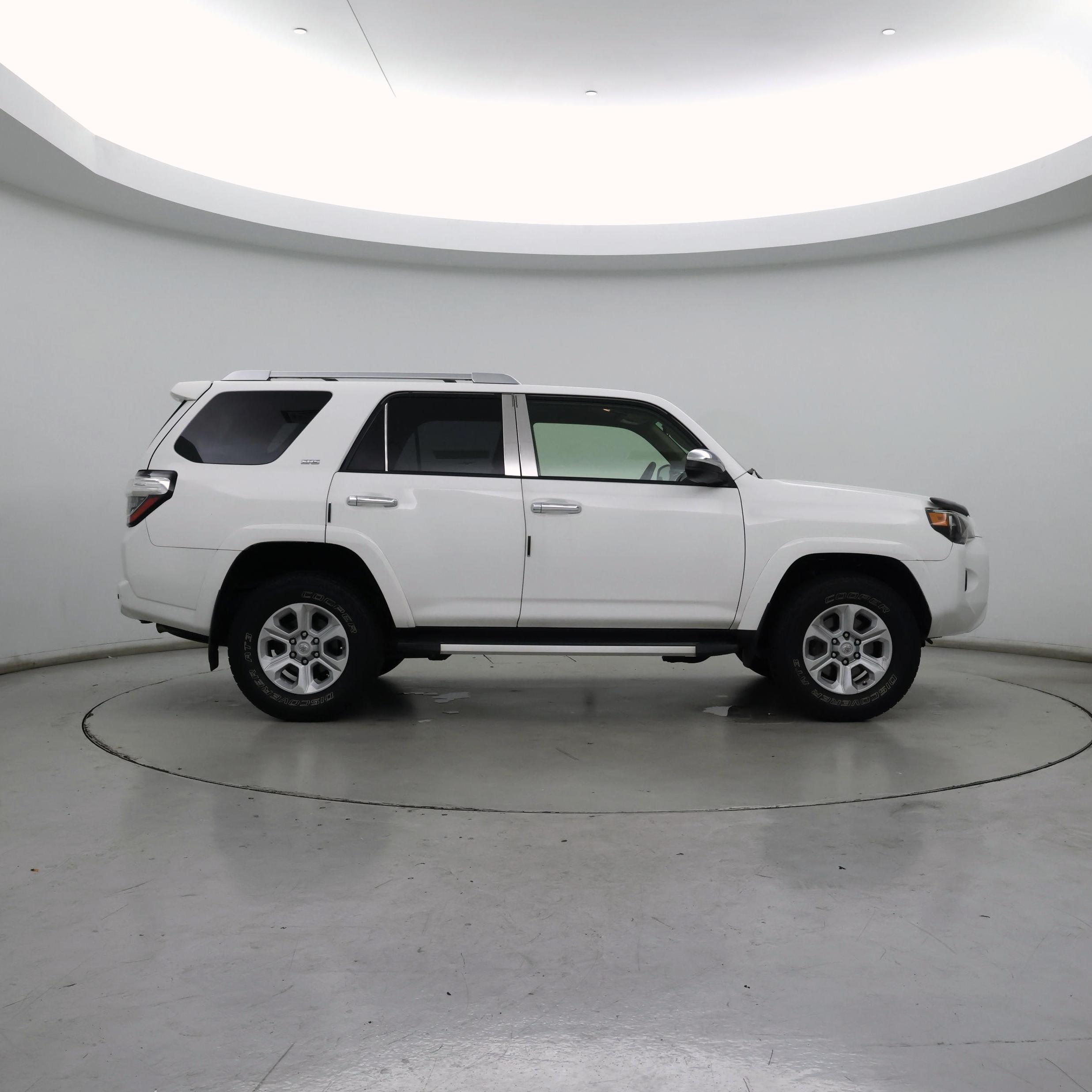 Thumbnail: 2015 Toyota 4Runner - 7