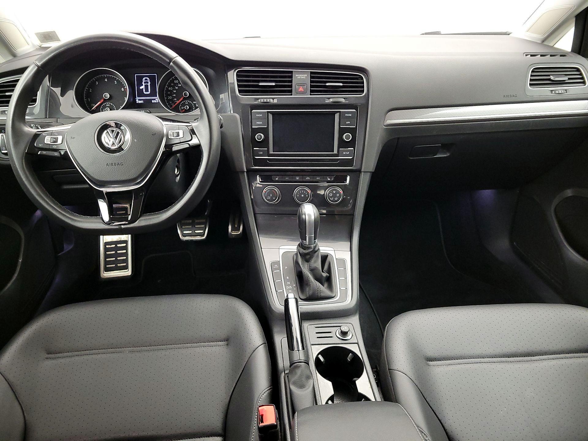 Thumbnail: 2019 Volkswagen Golf - 9