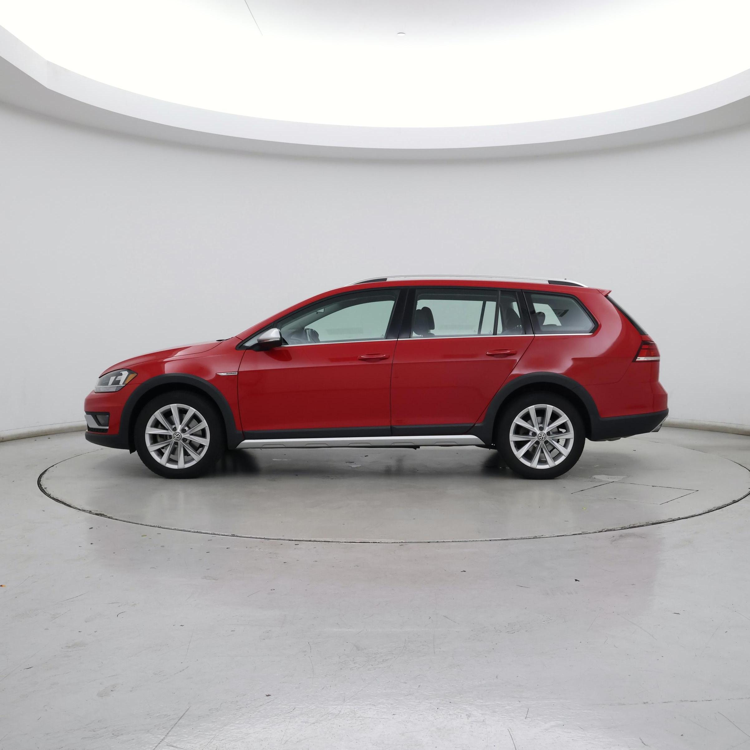 Thumbnail: 2019 Volkswagen Golf - 3