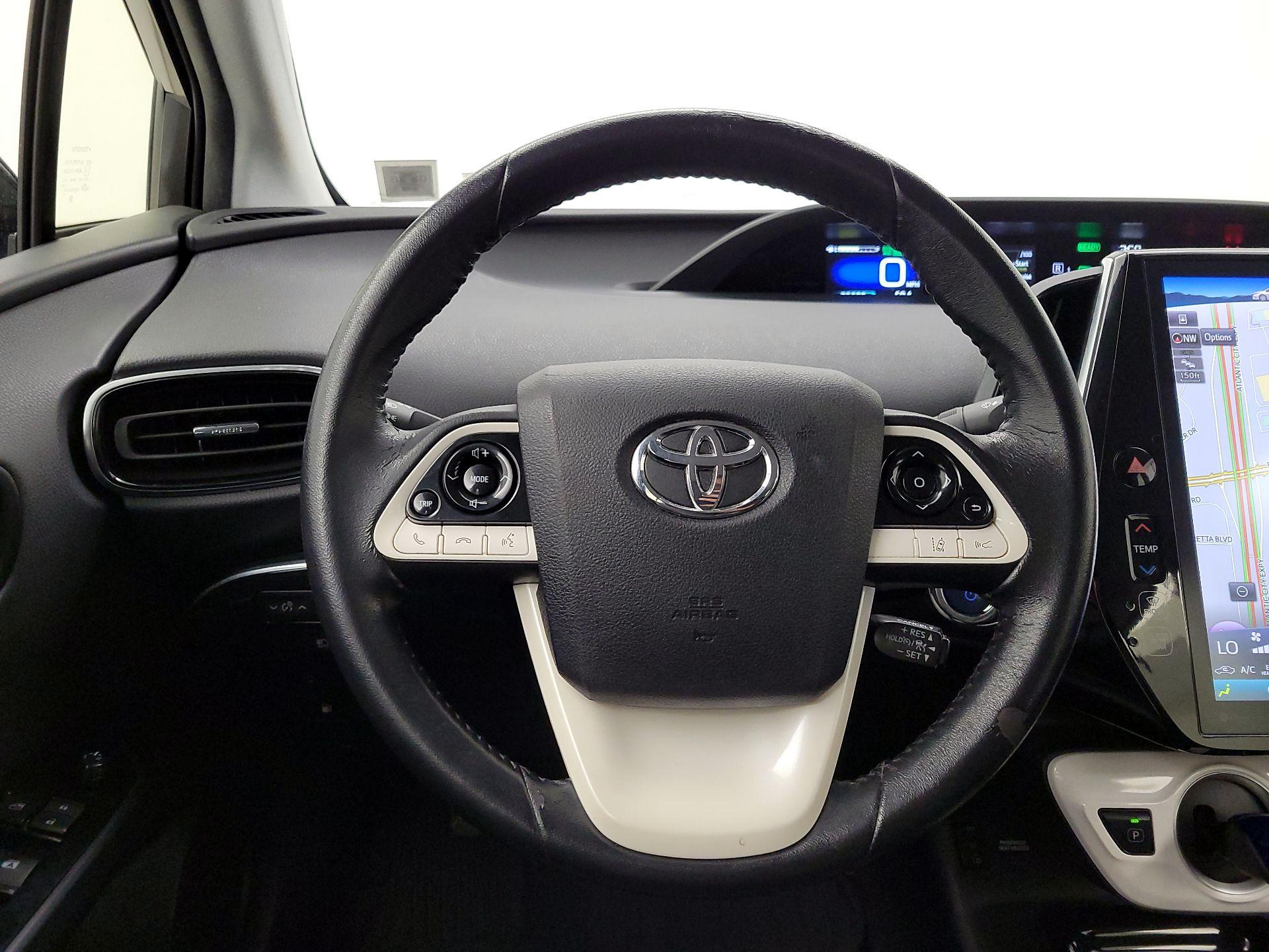 Thumbnail: 2017 Toyota Prius Prime - 10