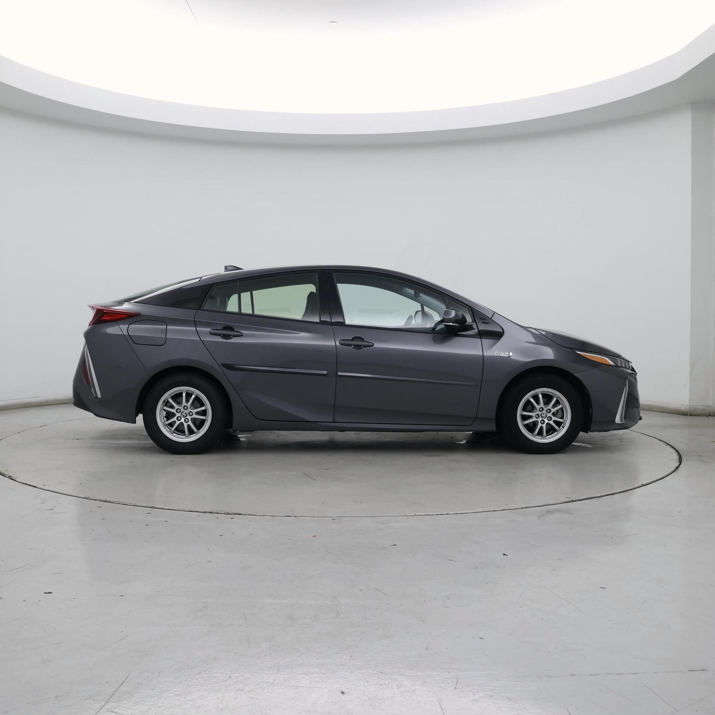 Thumbnail: 2017 Toyota Prius Prime - 7