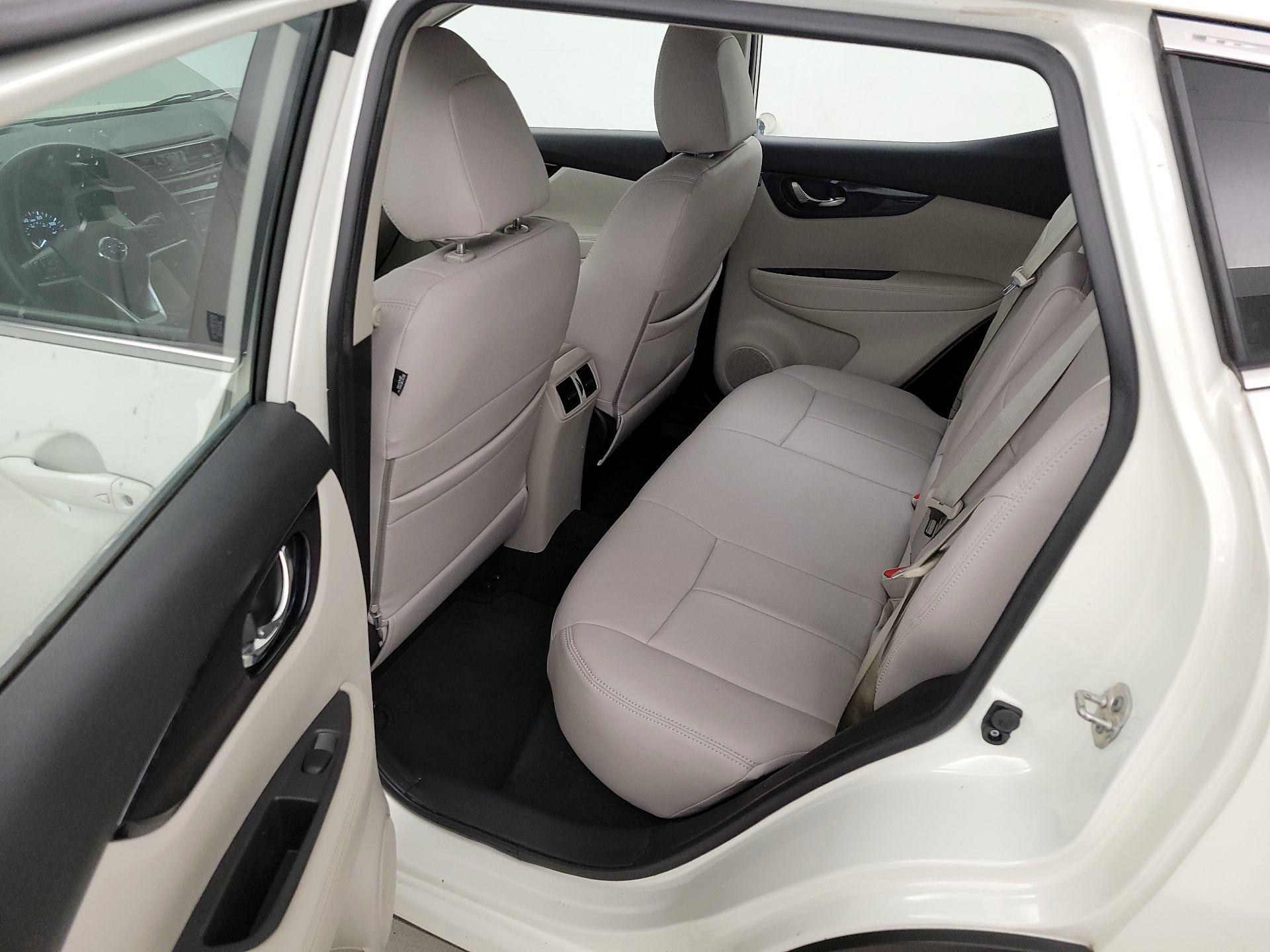 Thumbnail: 2019 Nissan Rogue Sport - 19