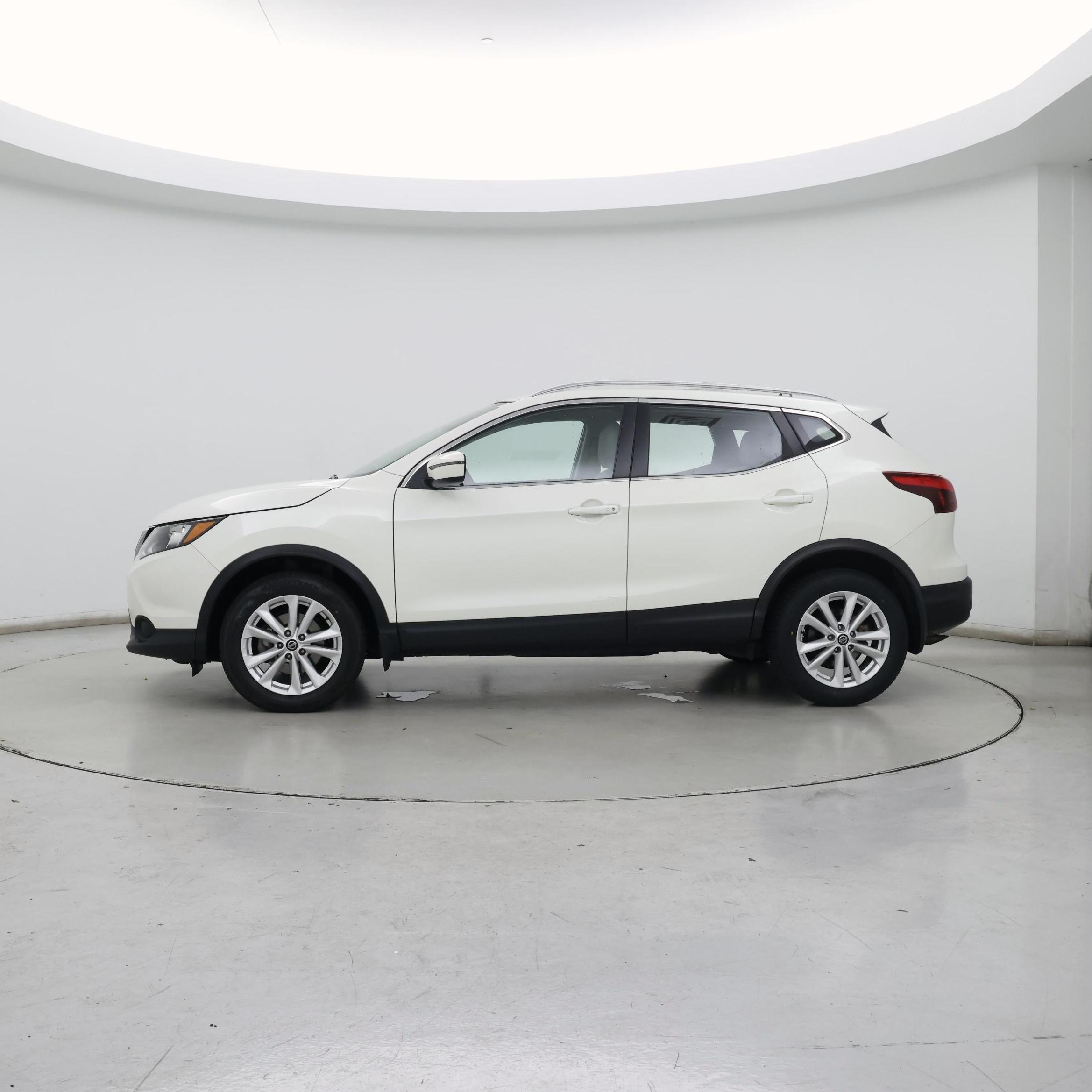 Thumbnail: 2019 Nissan Rogue Sport - 3