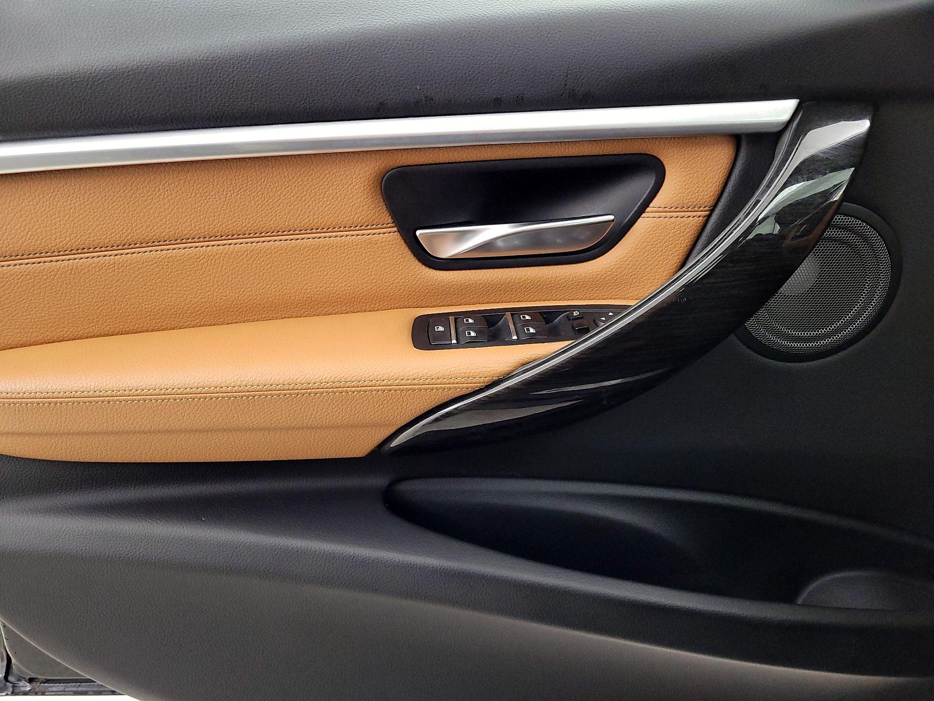 Thumbnail: 2018 BMW 3 Series - 12